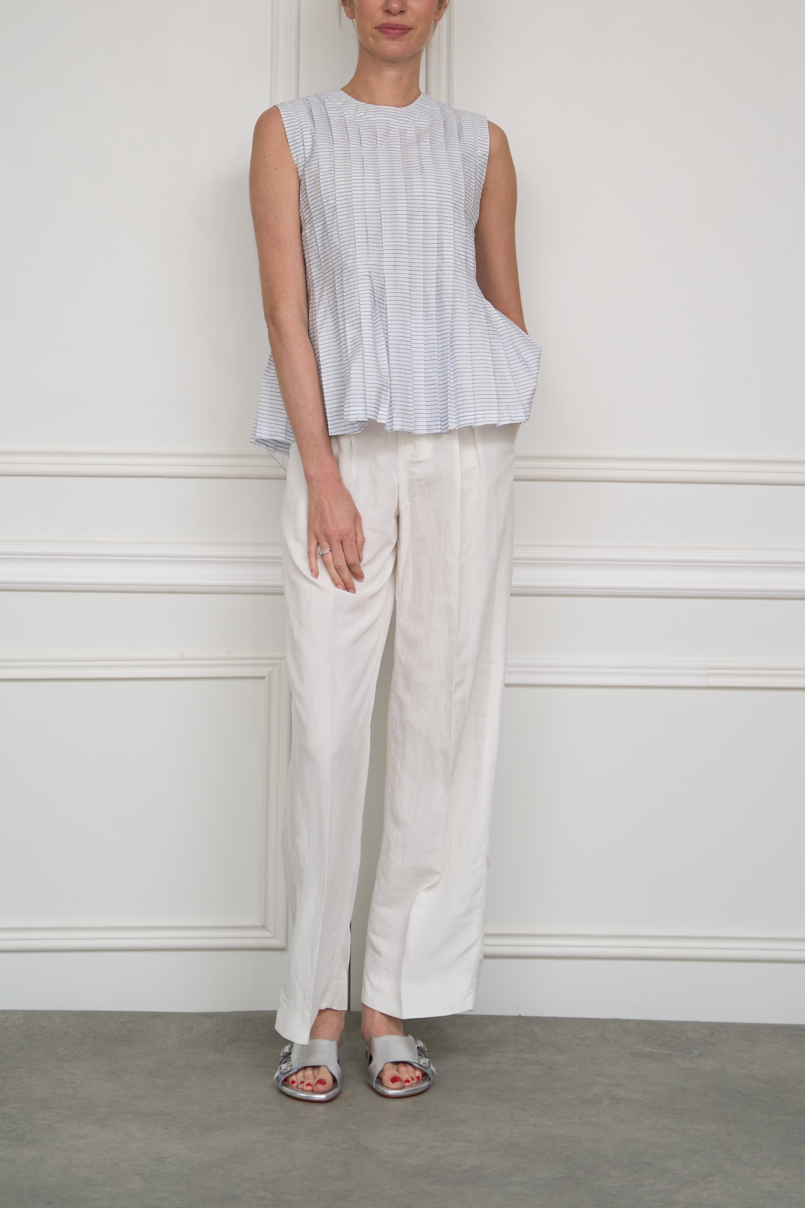 Cropped trousers 'NOA' in cashew