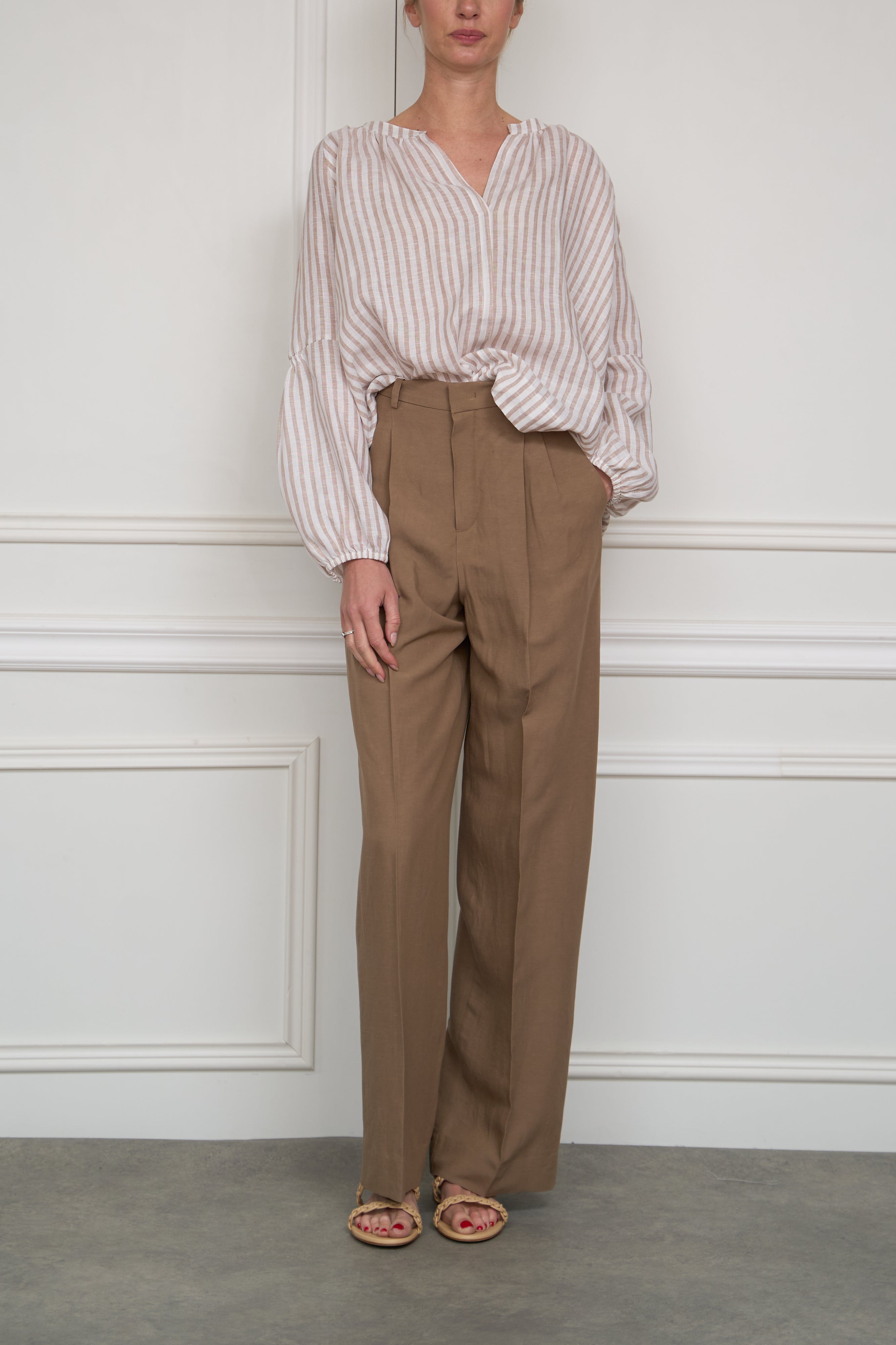 Cropped trousers 'NOA' in cashew