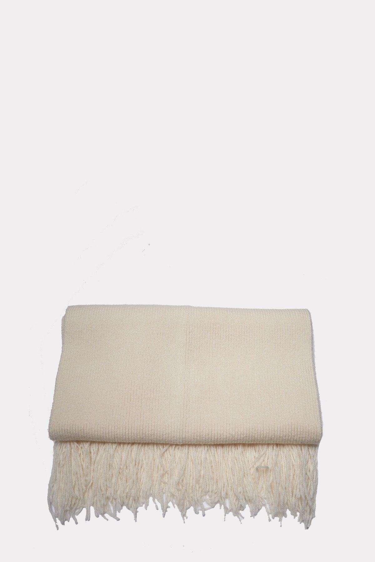 Scarf with fringes in cream
