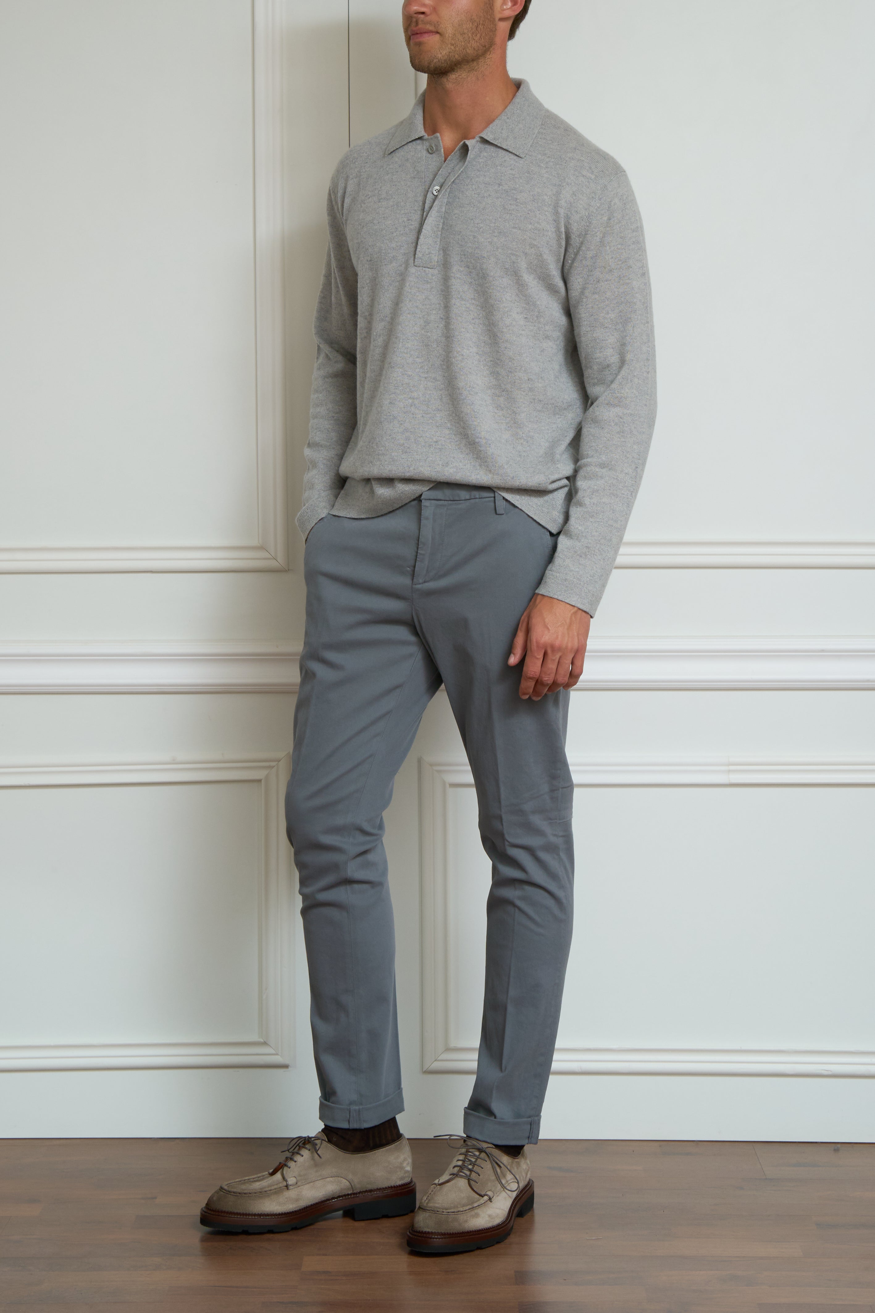 Chino in grau