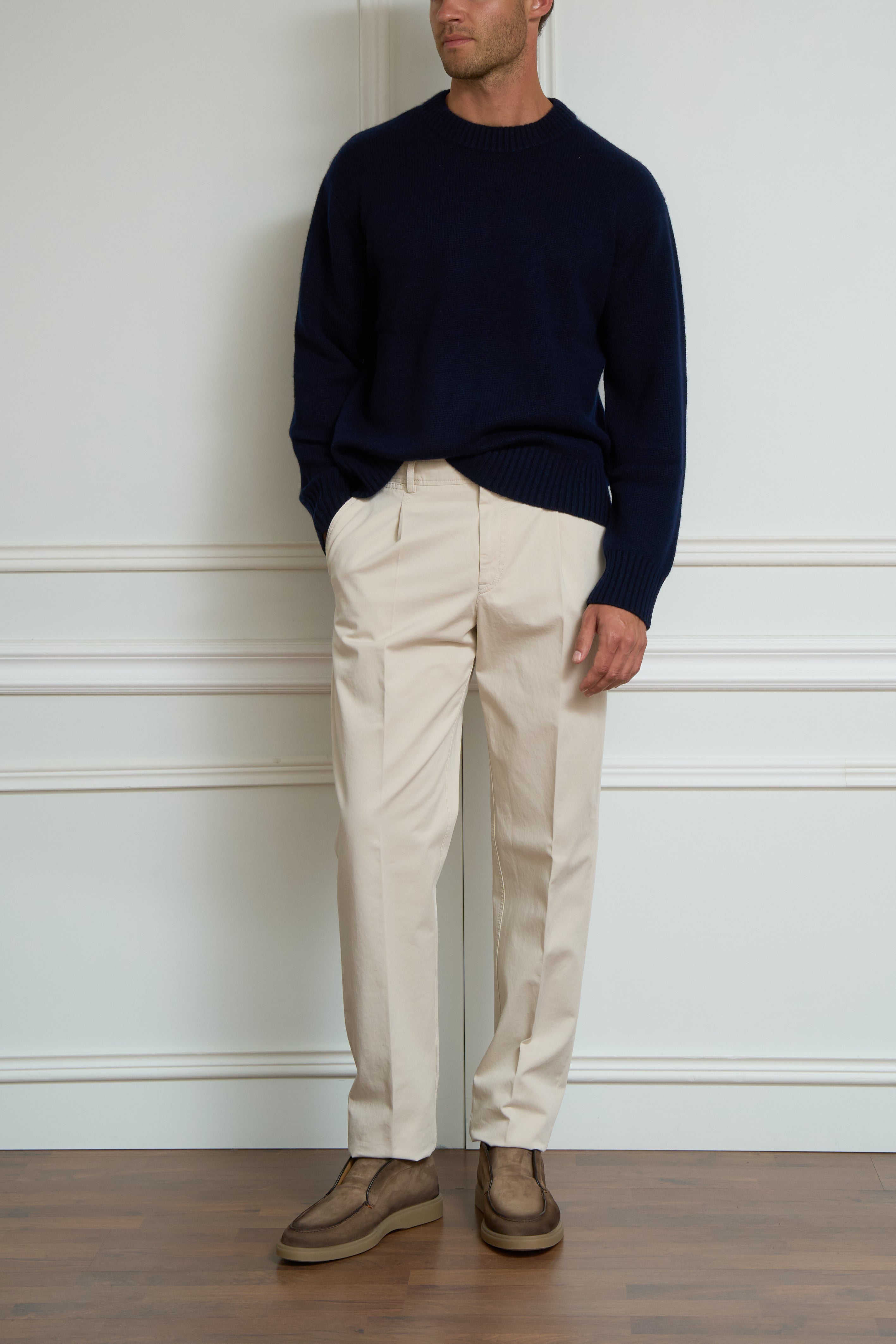 Pleated trousers in beige