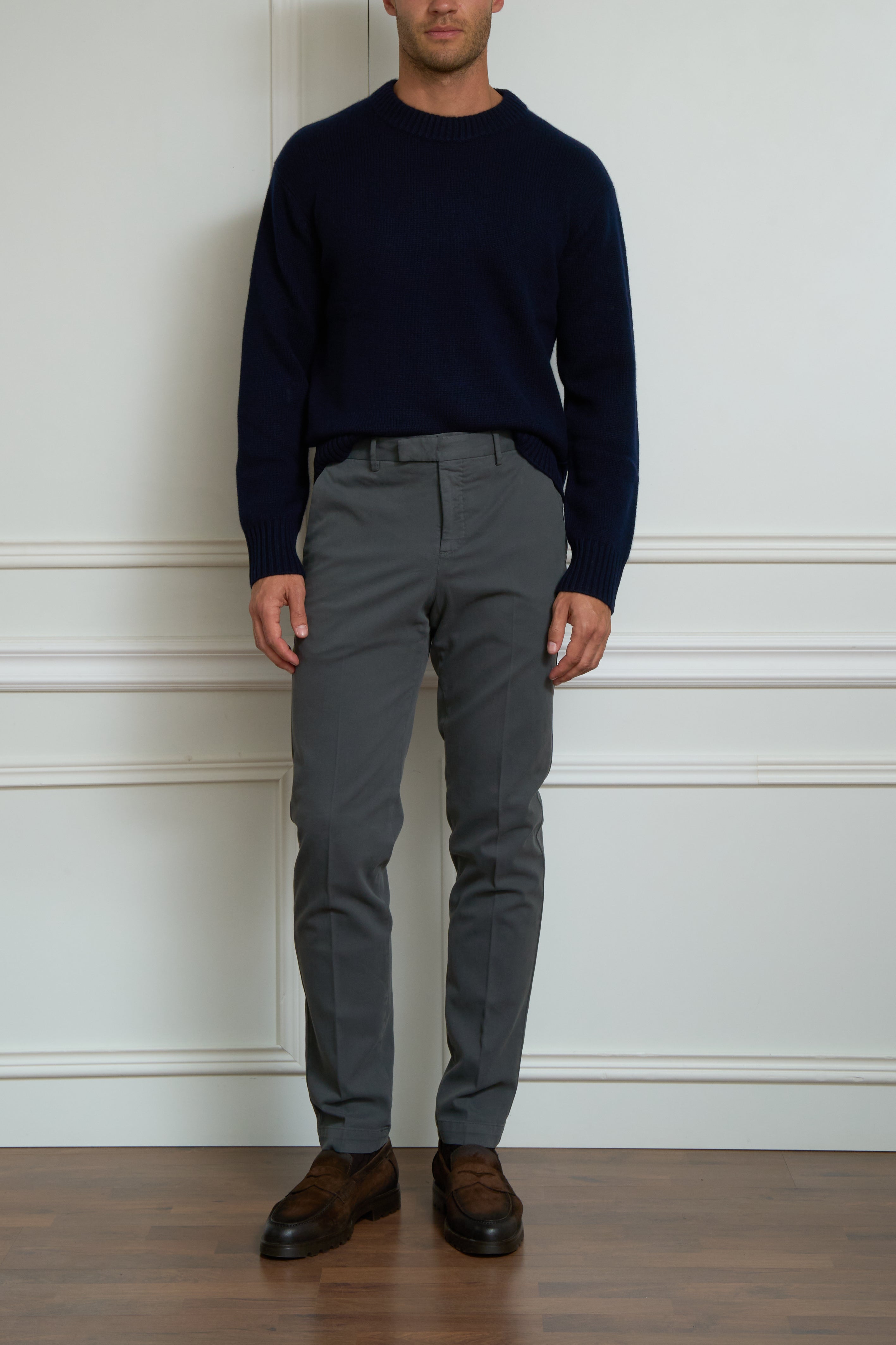 Chino in grau