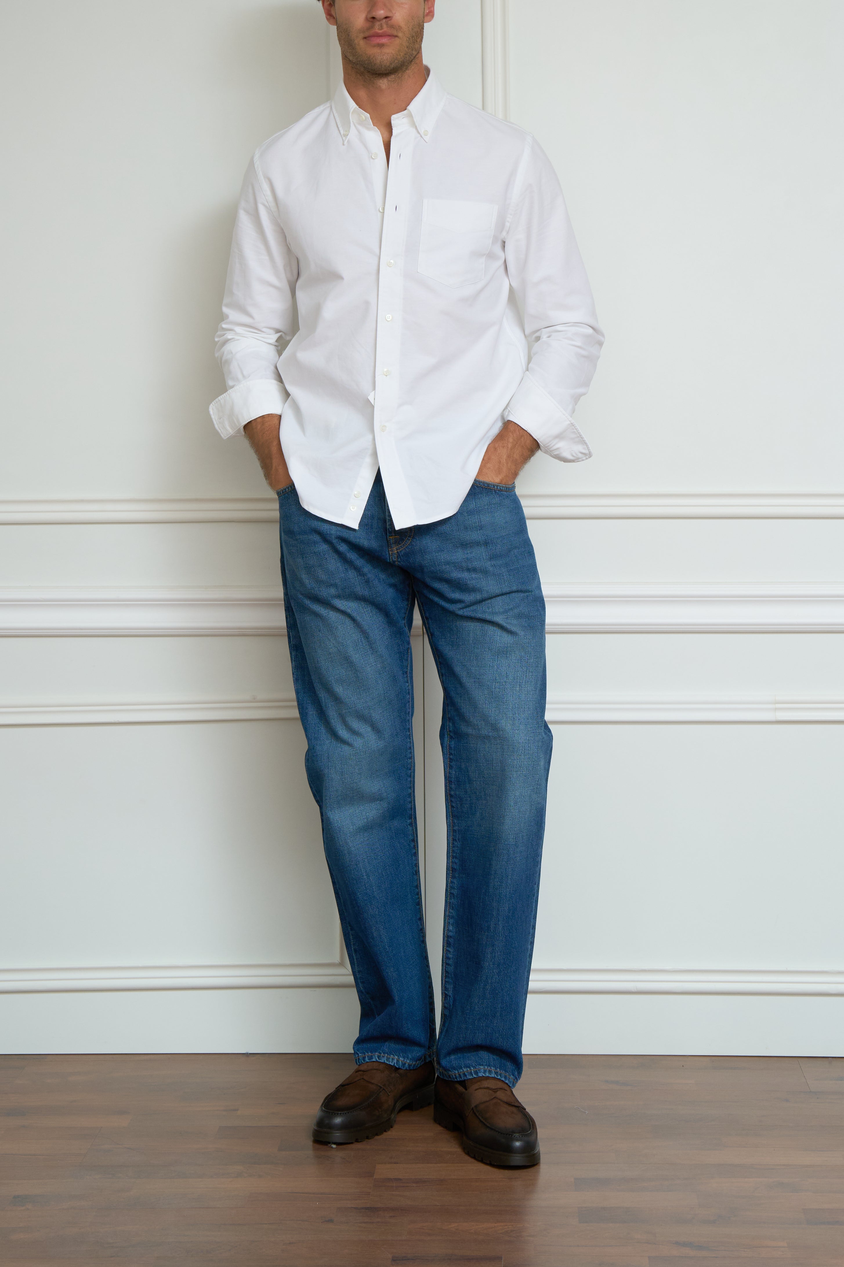 Shirt with chest pocket in white