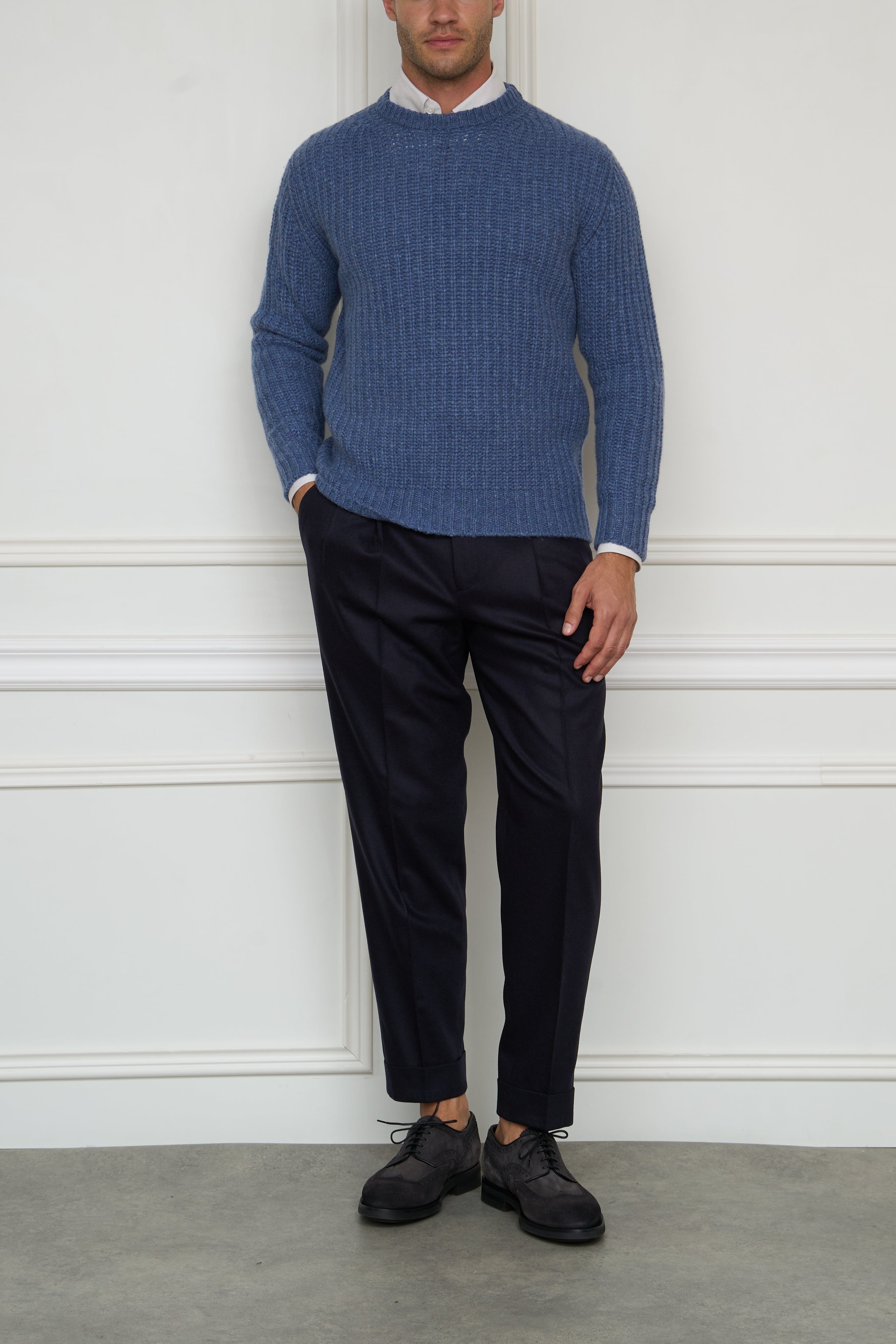 Chunky knit sweater in blue