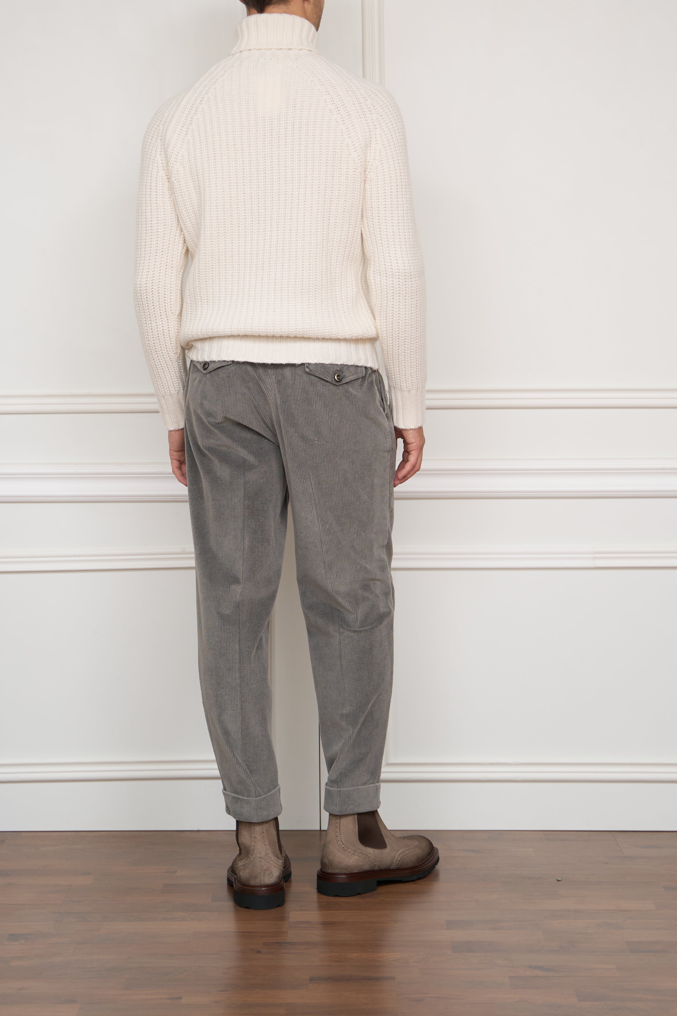 weite Cordhose in grau