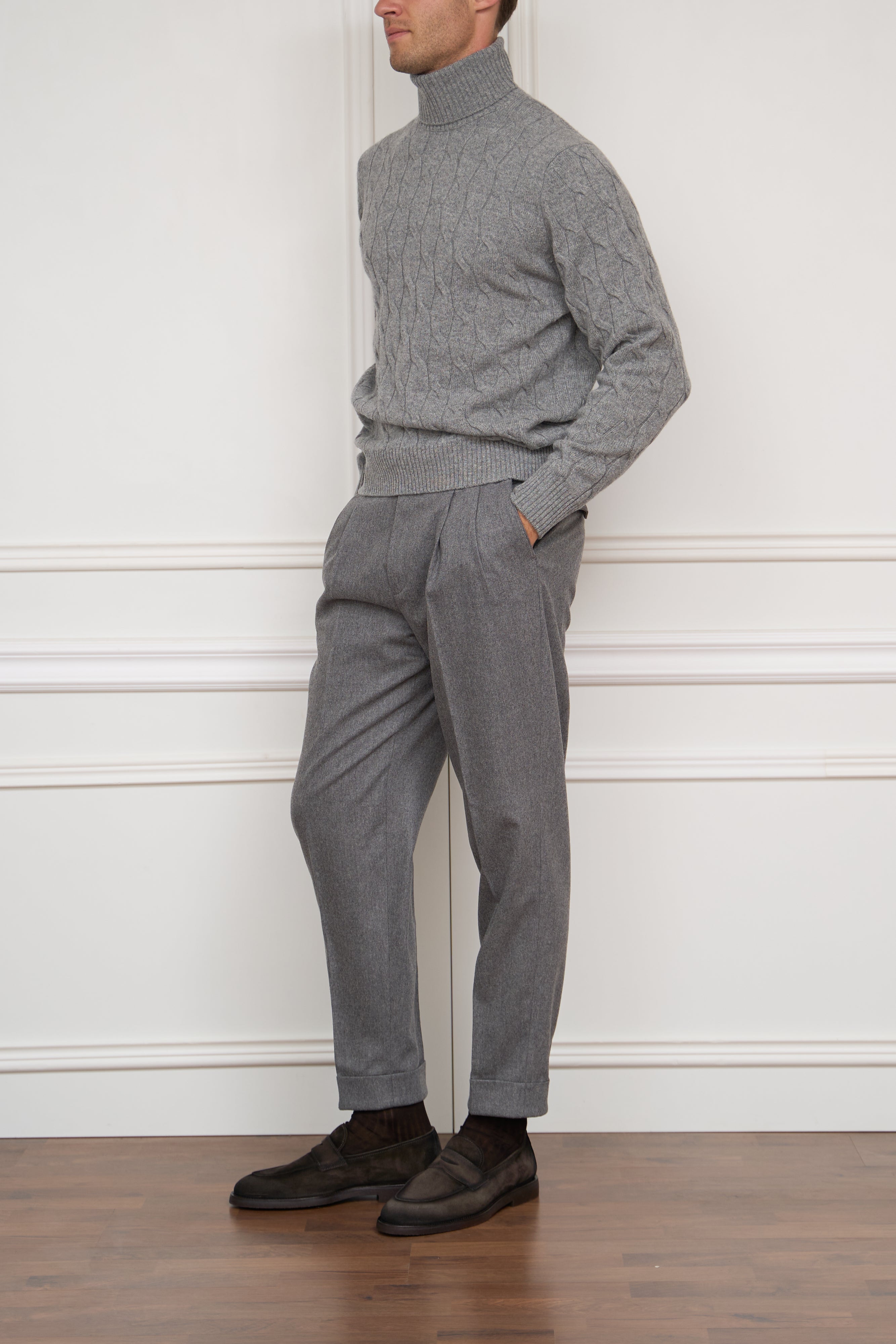 Sweater in grey