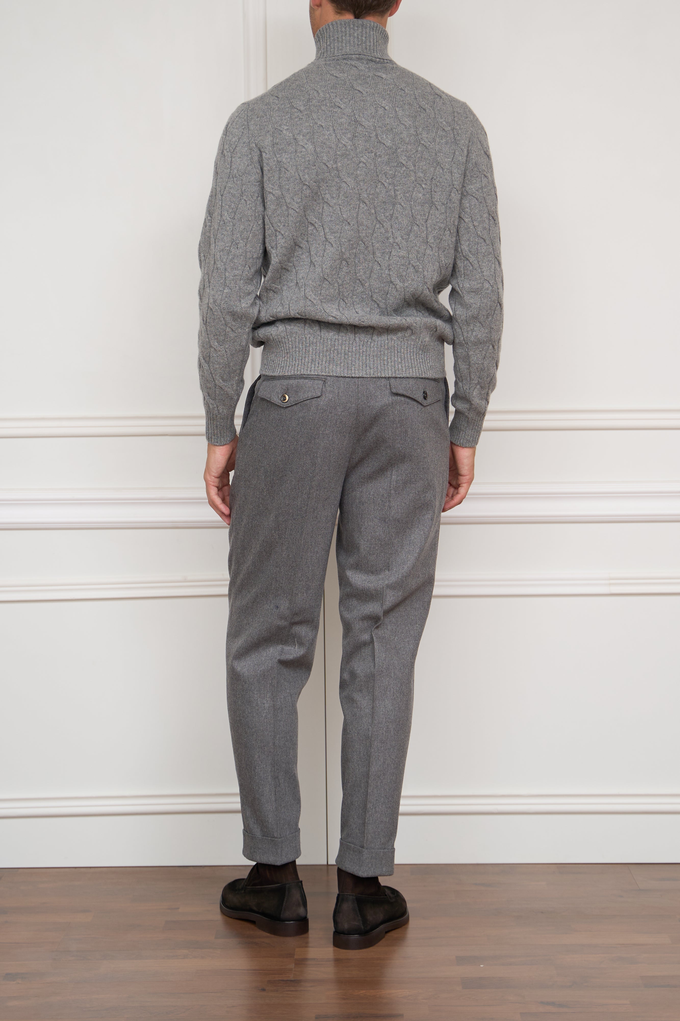 Sweater in grey