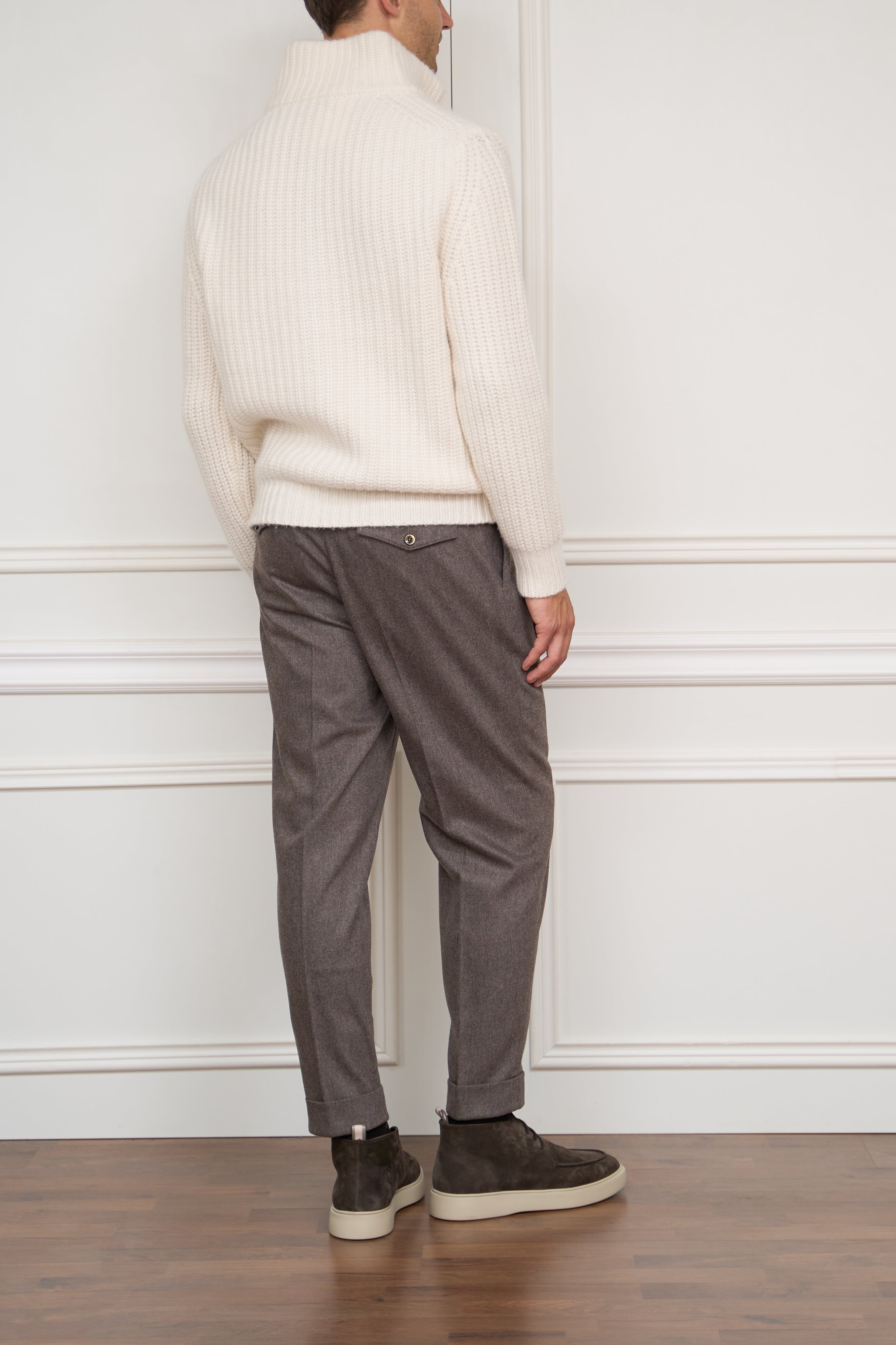 Cashmere sweater in white