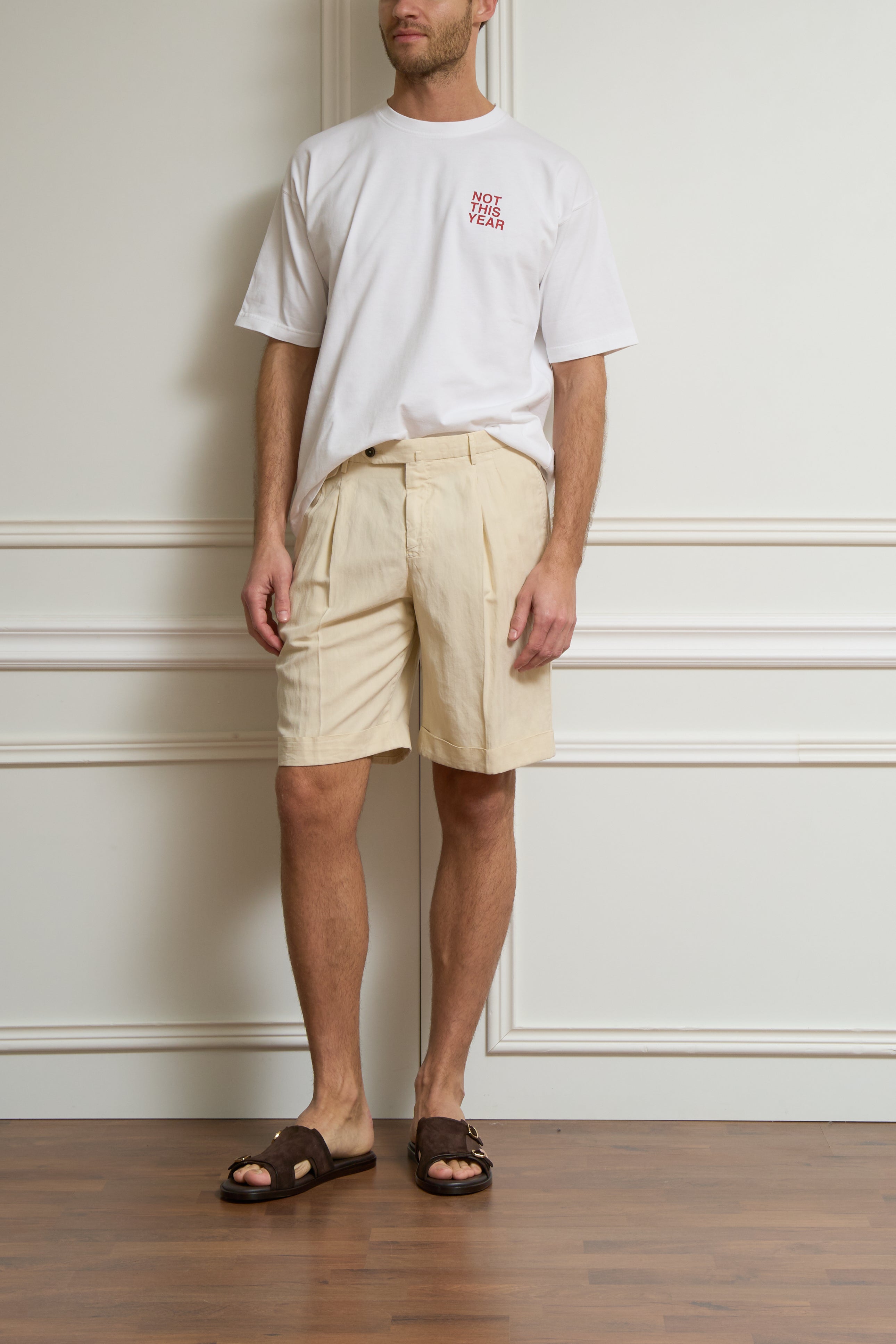 Bermuda mit Bundfalten in beige