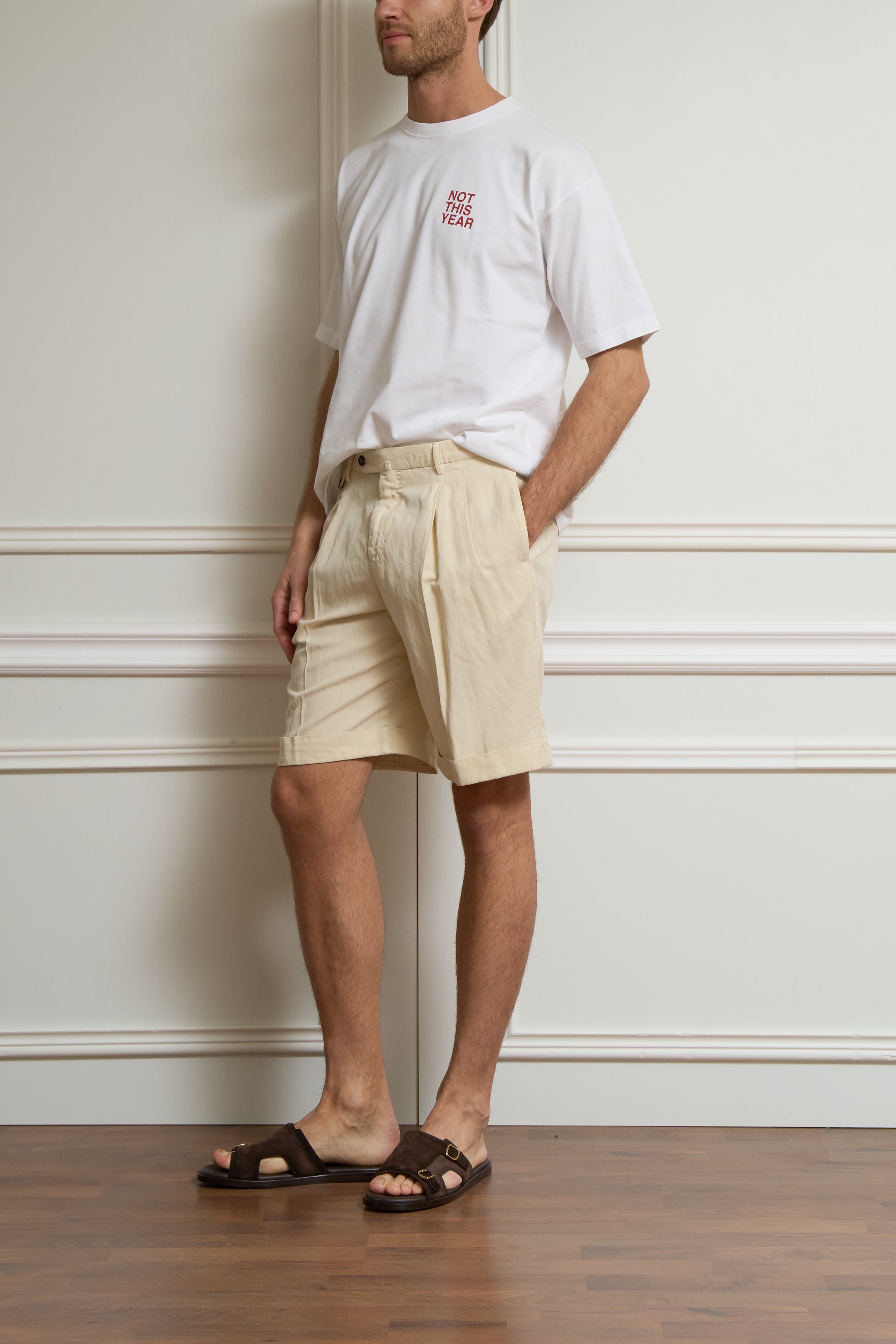 Bermuda mit Bundfalten in beige