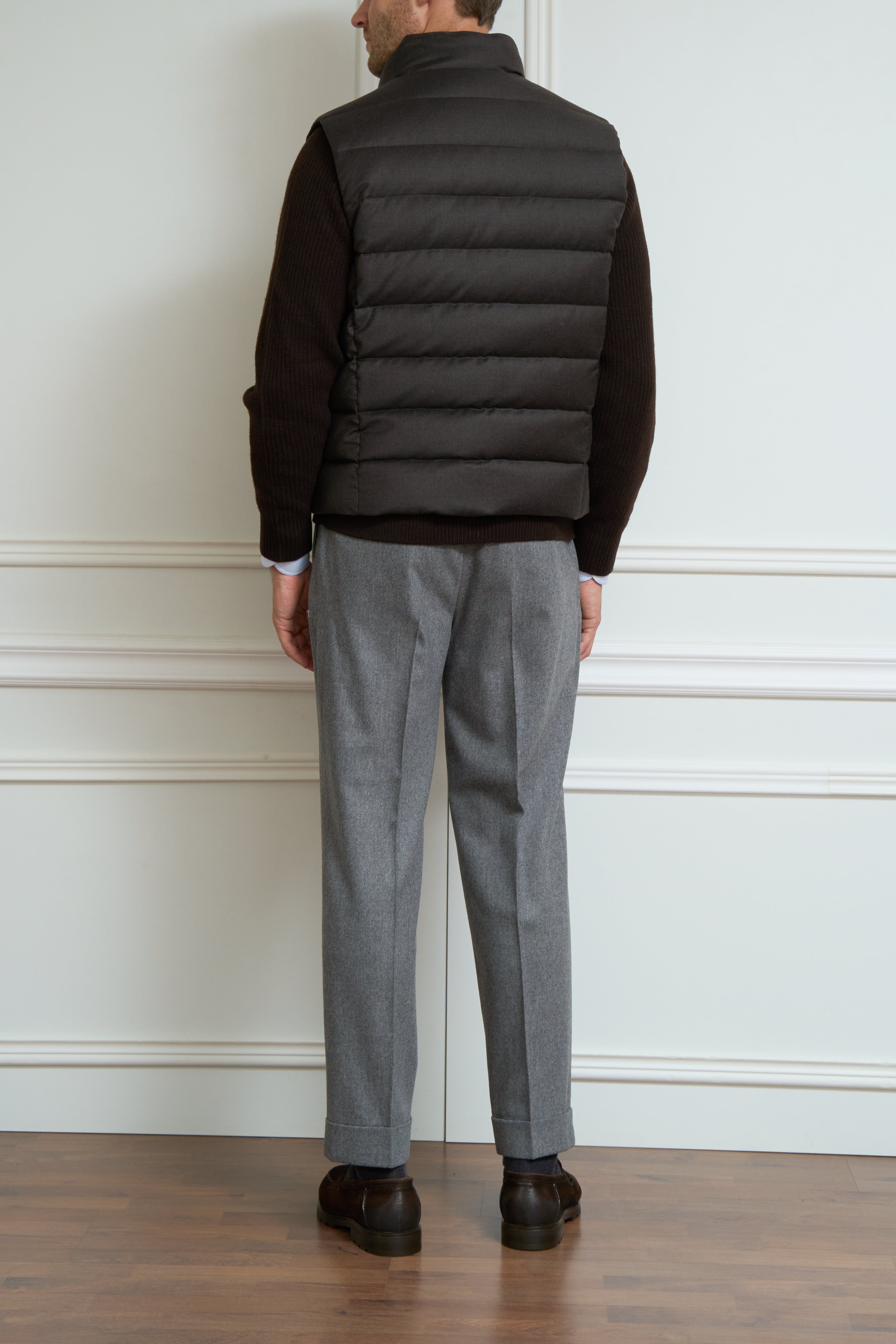 Vest in dark brown