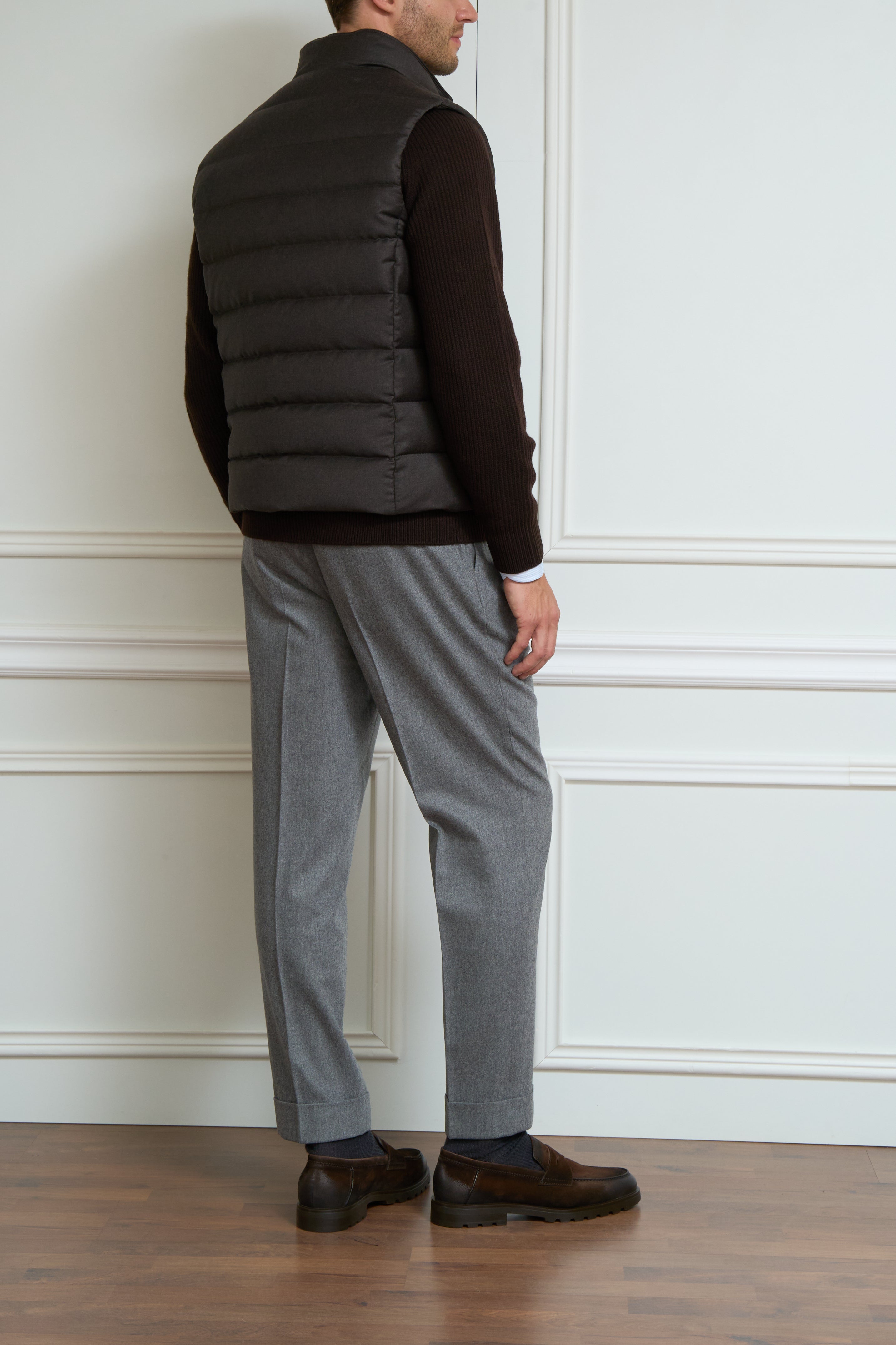 Vest in dark brown
