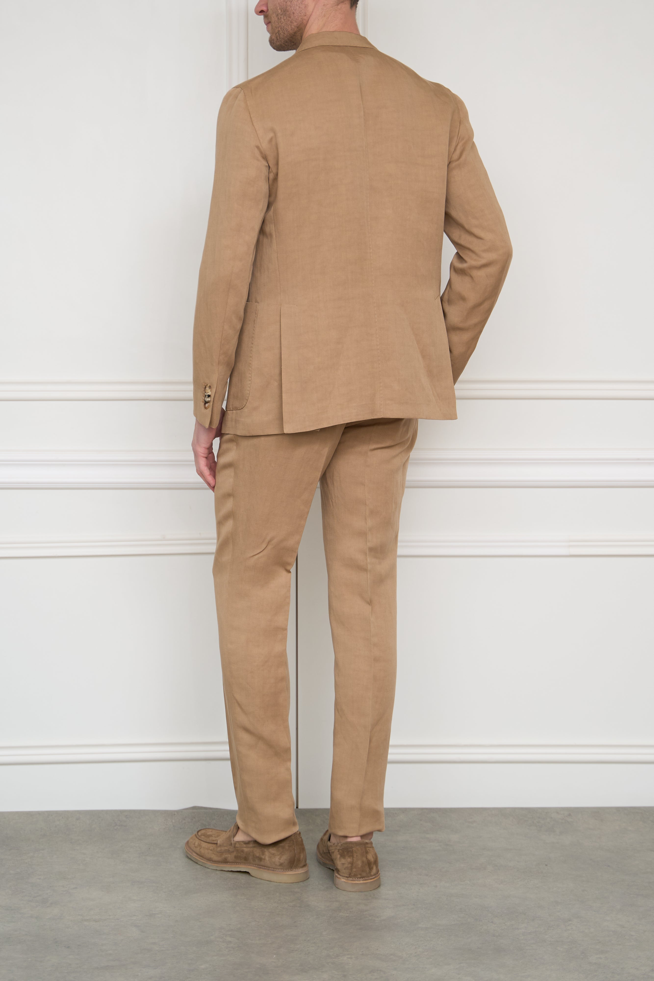 Suit in beige