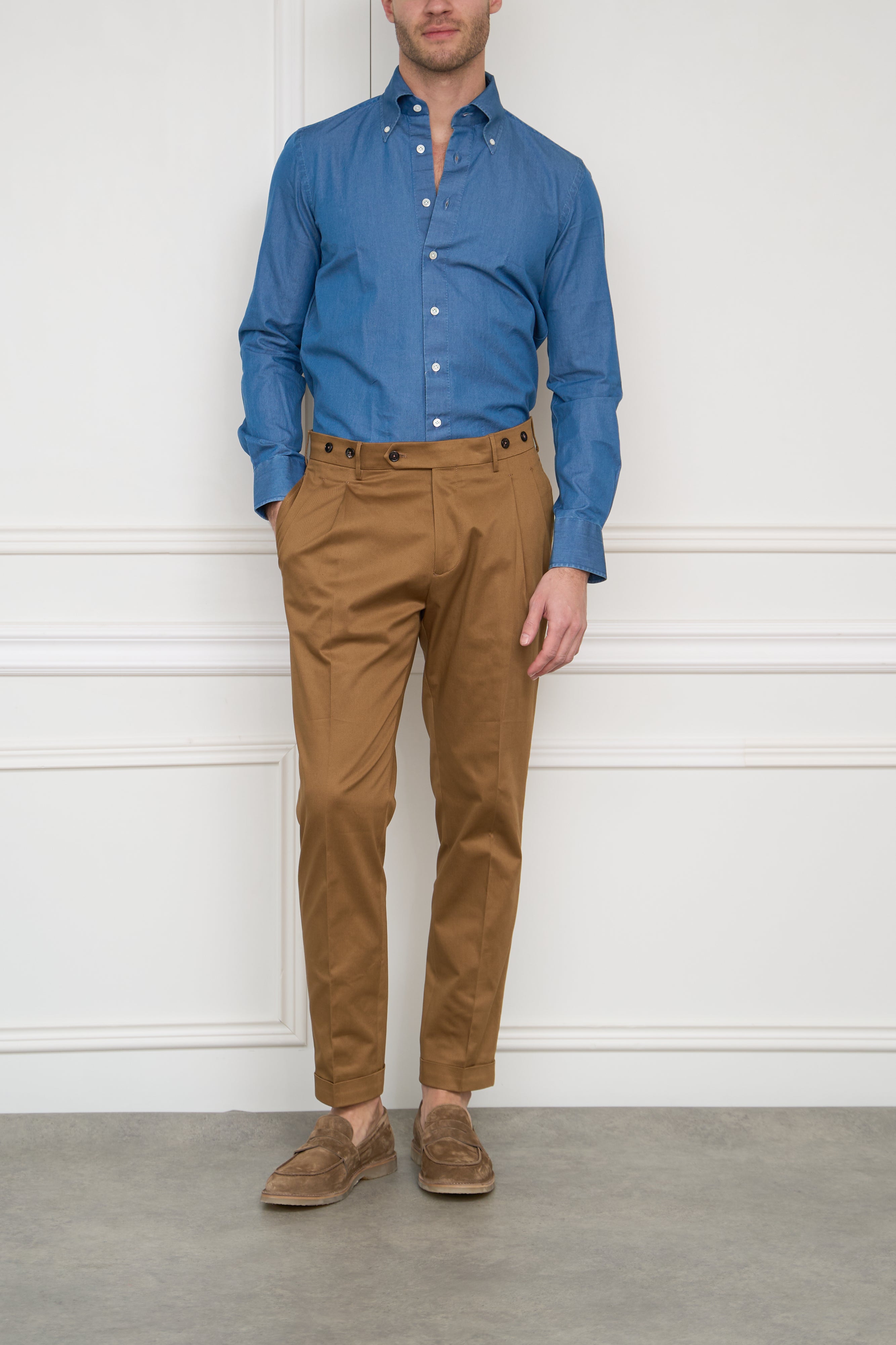 Cotton trousers in cognac