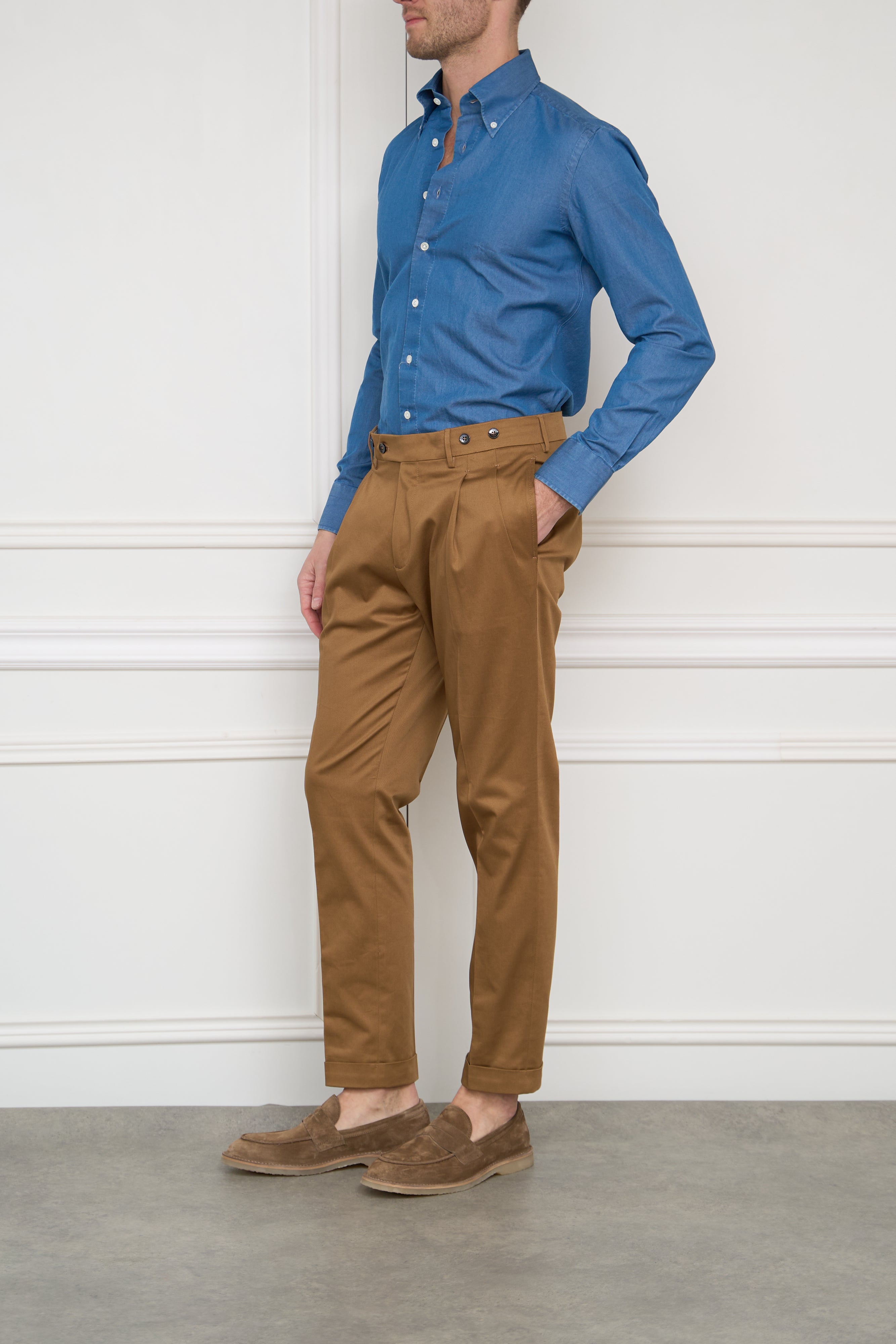 Cotton trousers in cognac