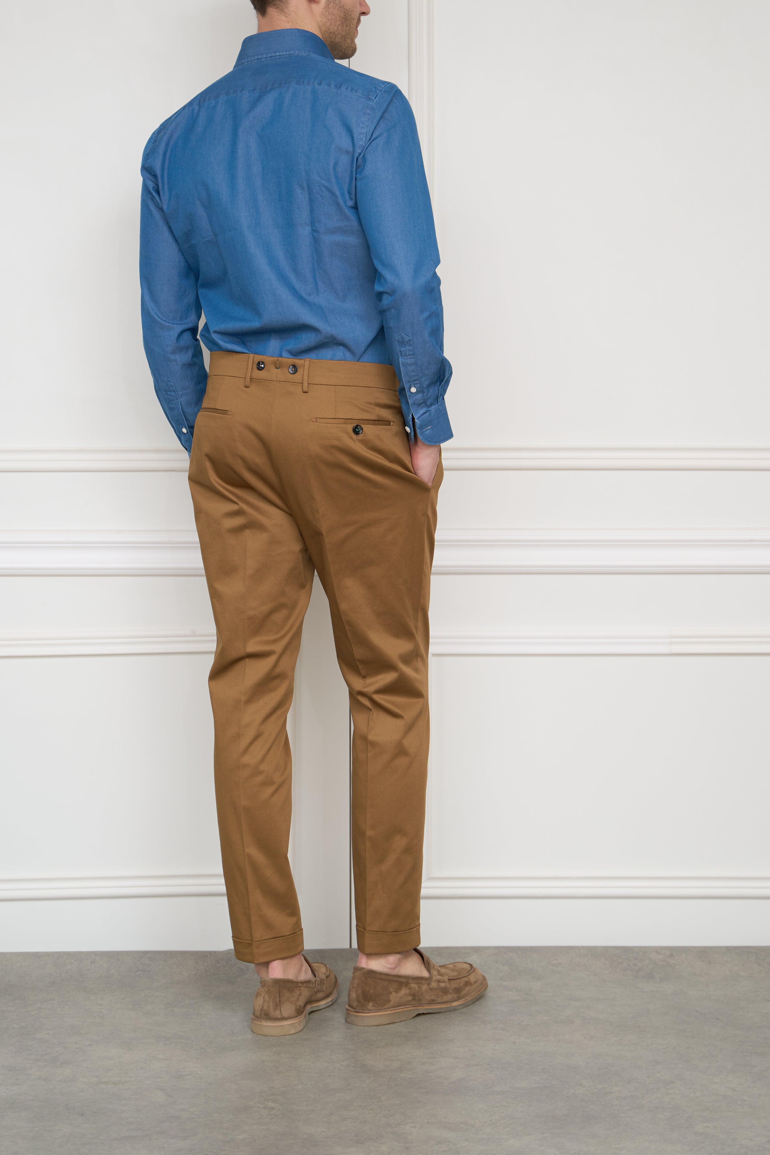 Cotton trousers in cognac