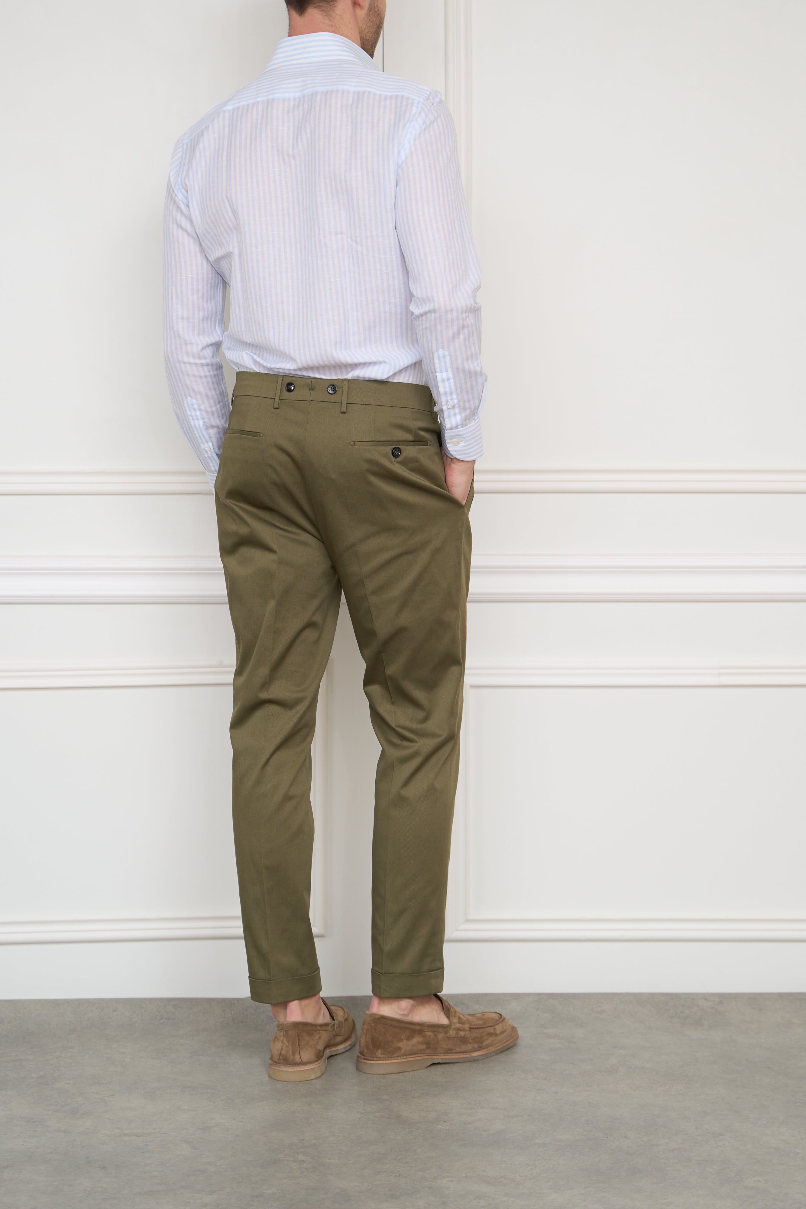 Cotton trousers in olive