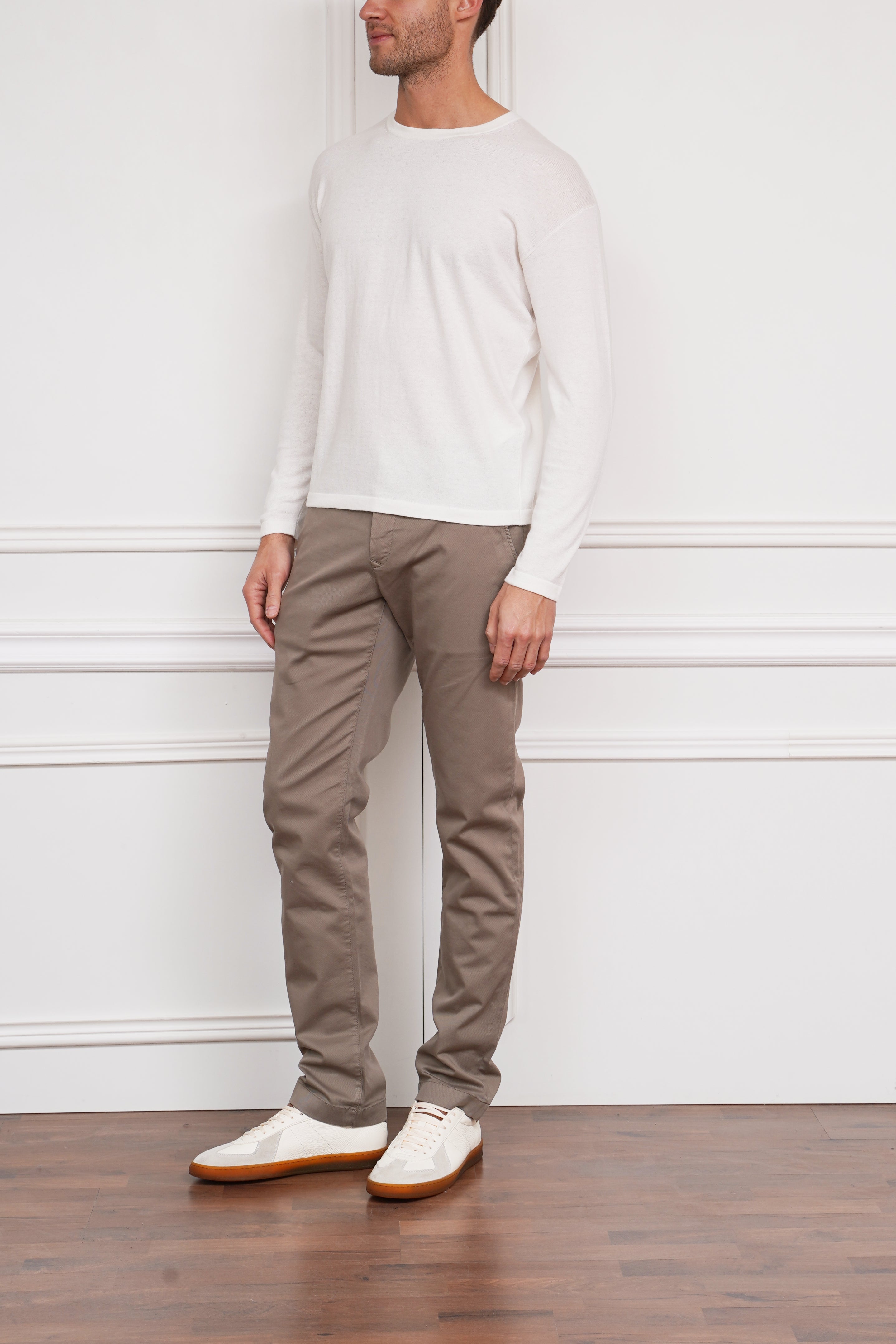 Leichter Pullover in weiß