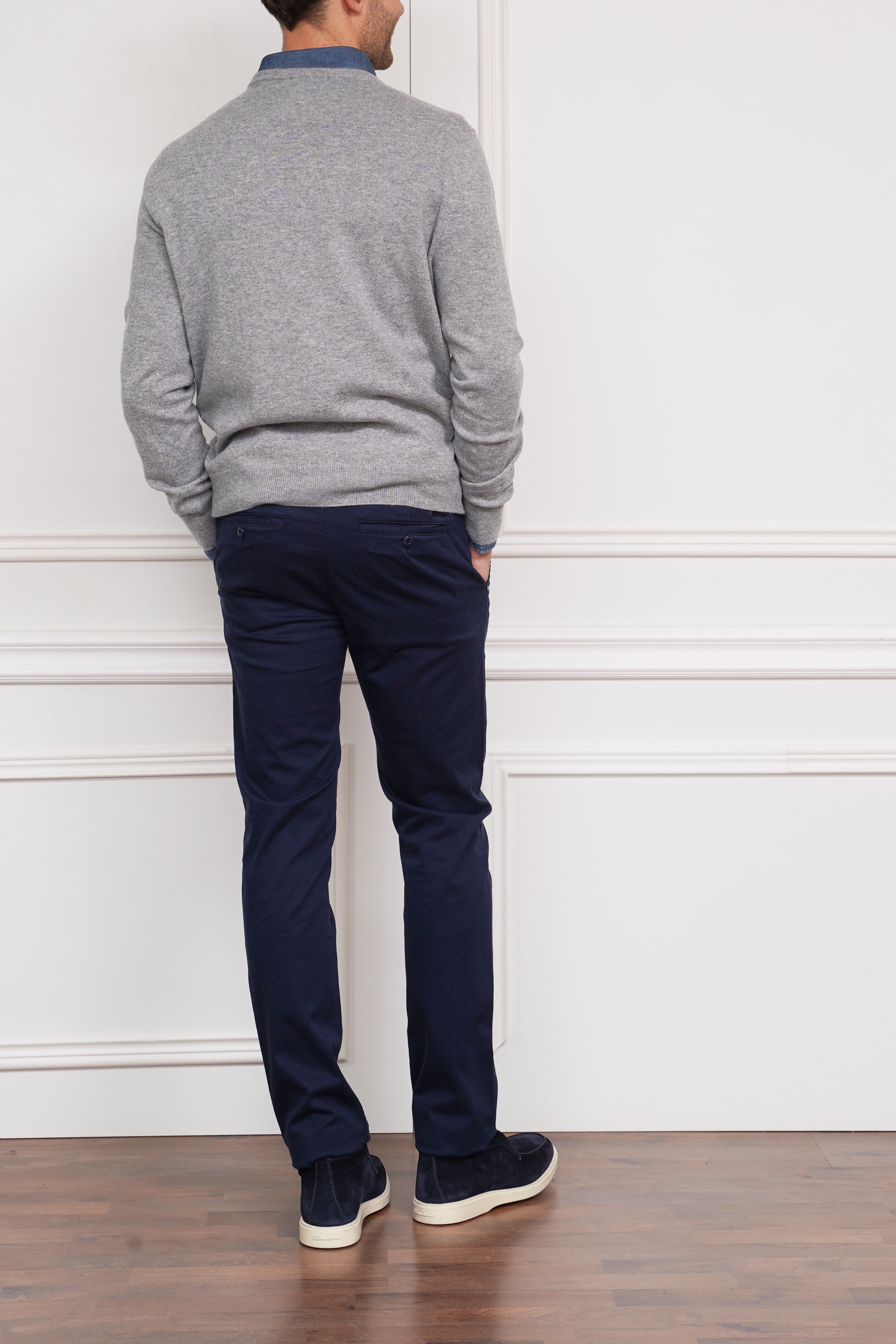 Pullover mit V-Ausschnitt in grau