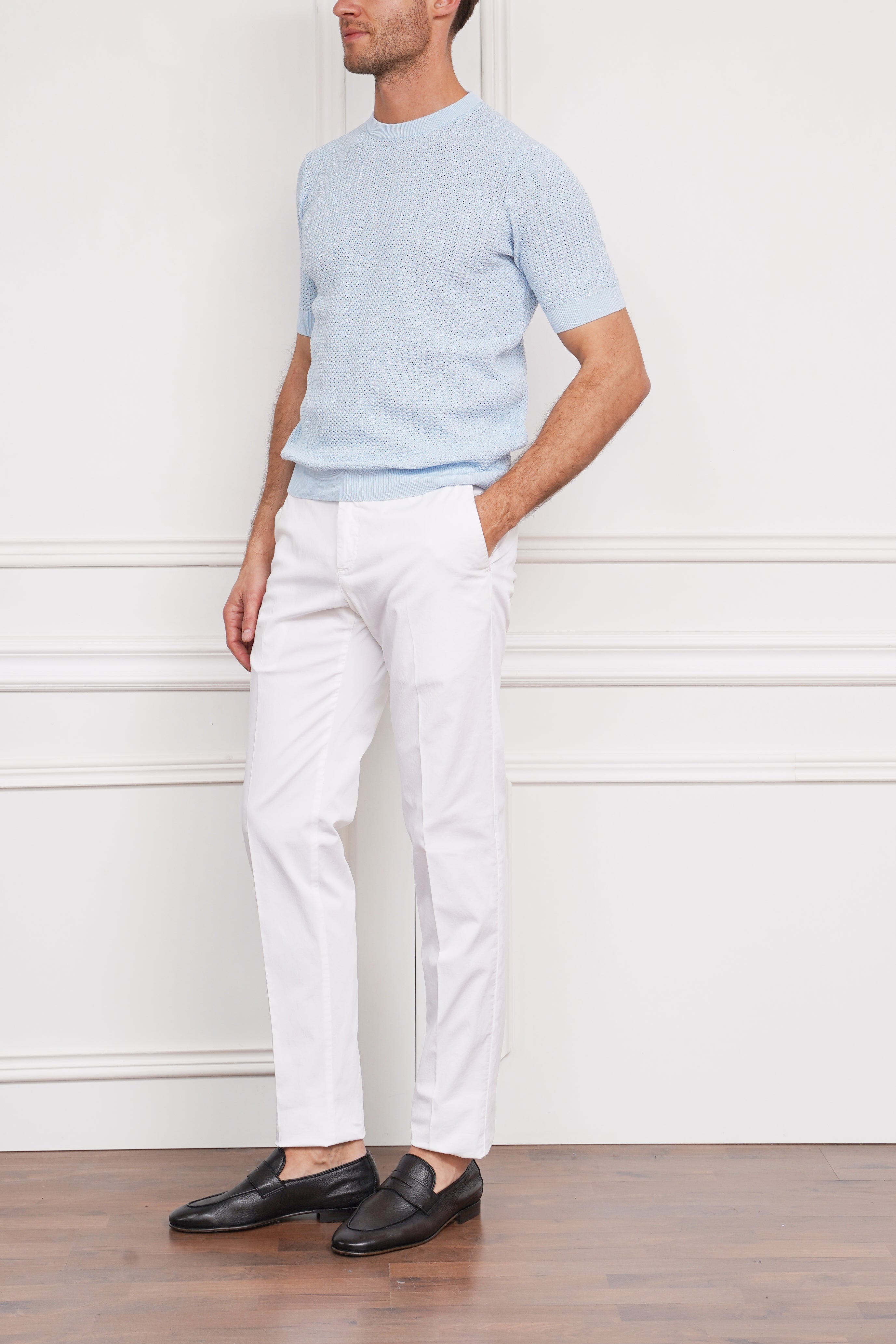 Gestricktes T-Shirt in pastellblau