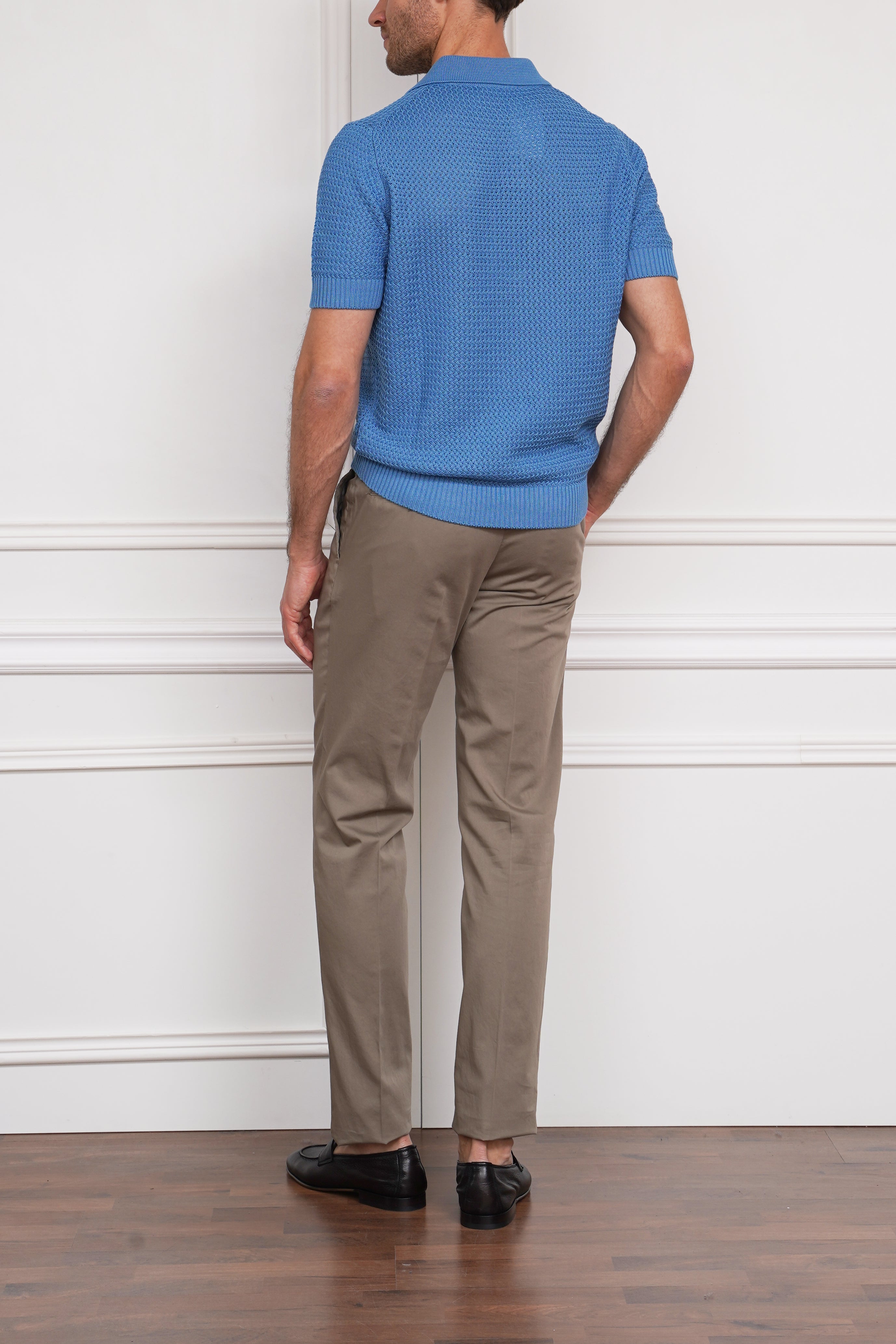 Strickpolo in hellblau