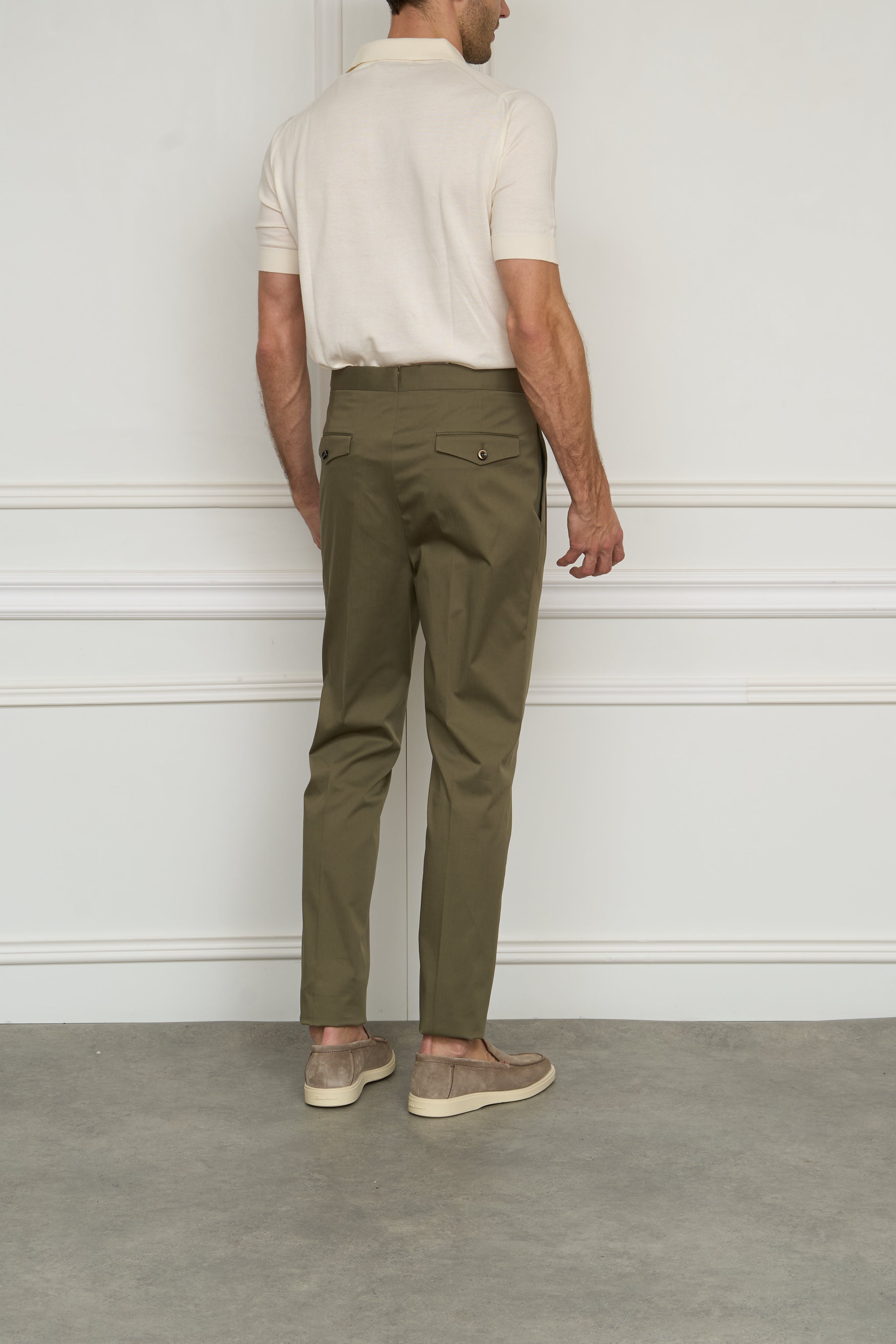 Bundfaltenhose in olive