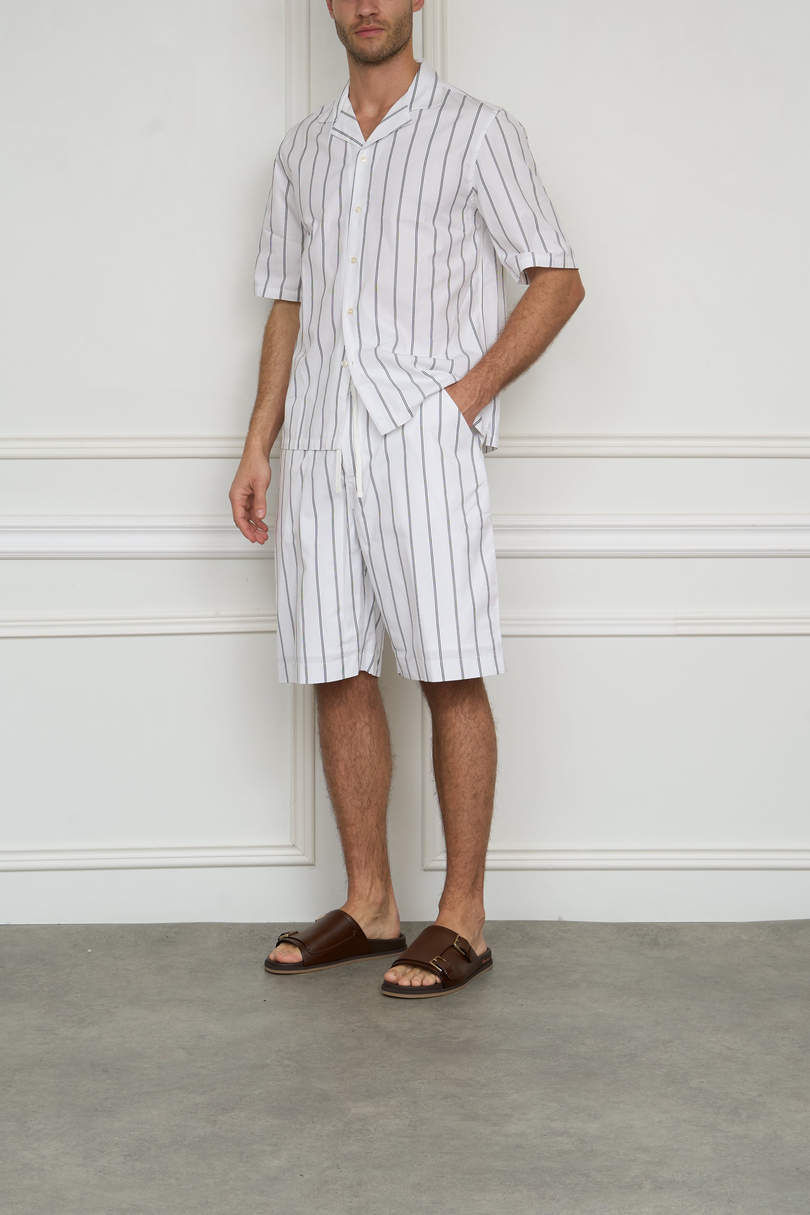 Striped Bermuda shorts in white and blue