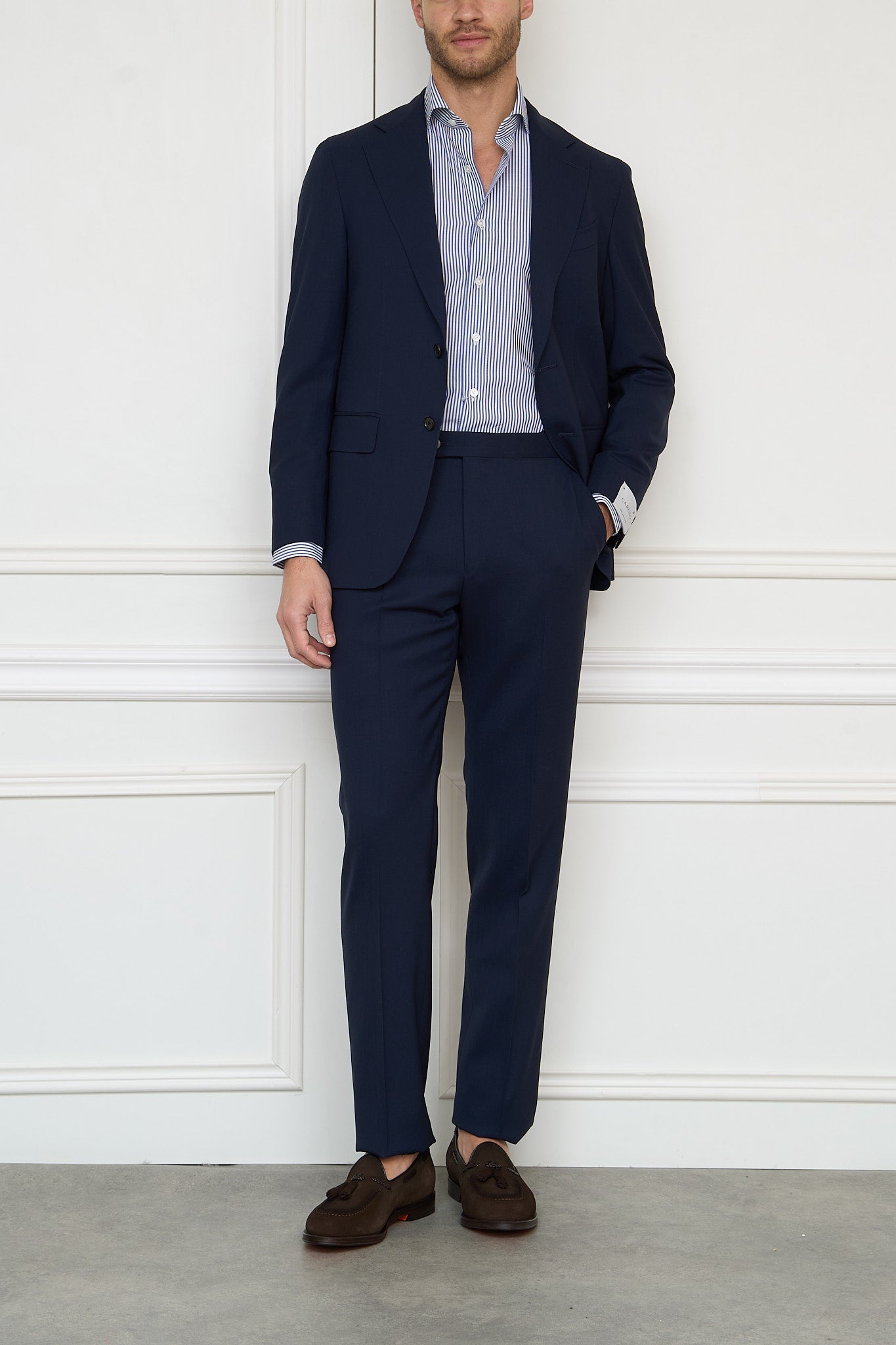 Suit in navy