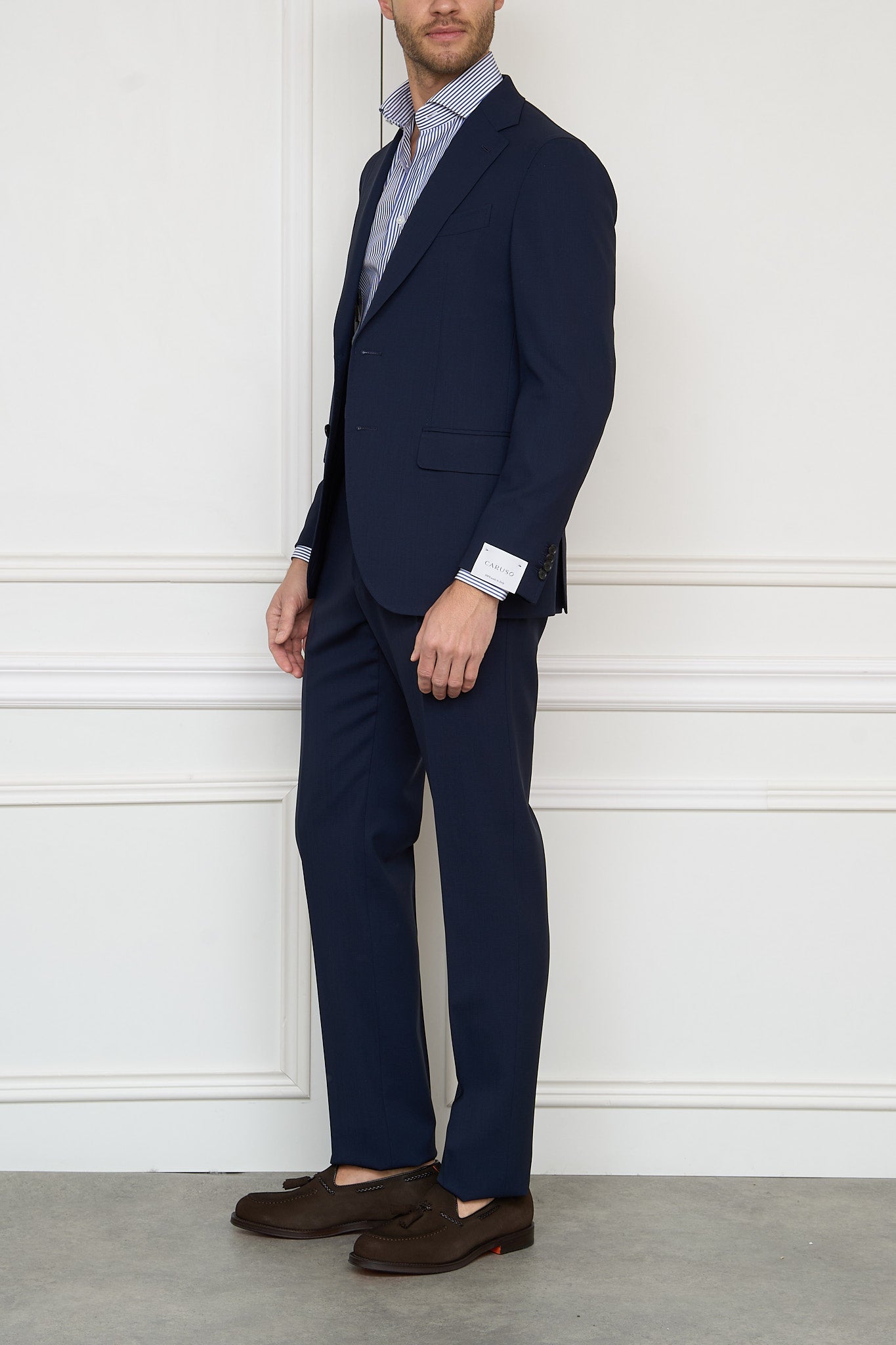Suit in navy