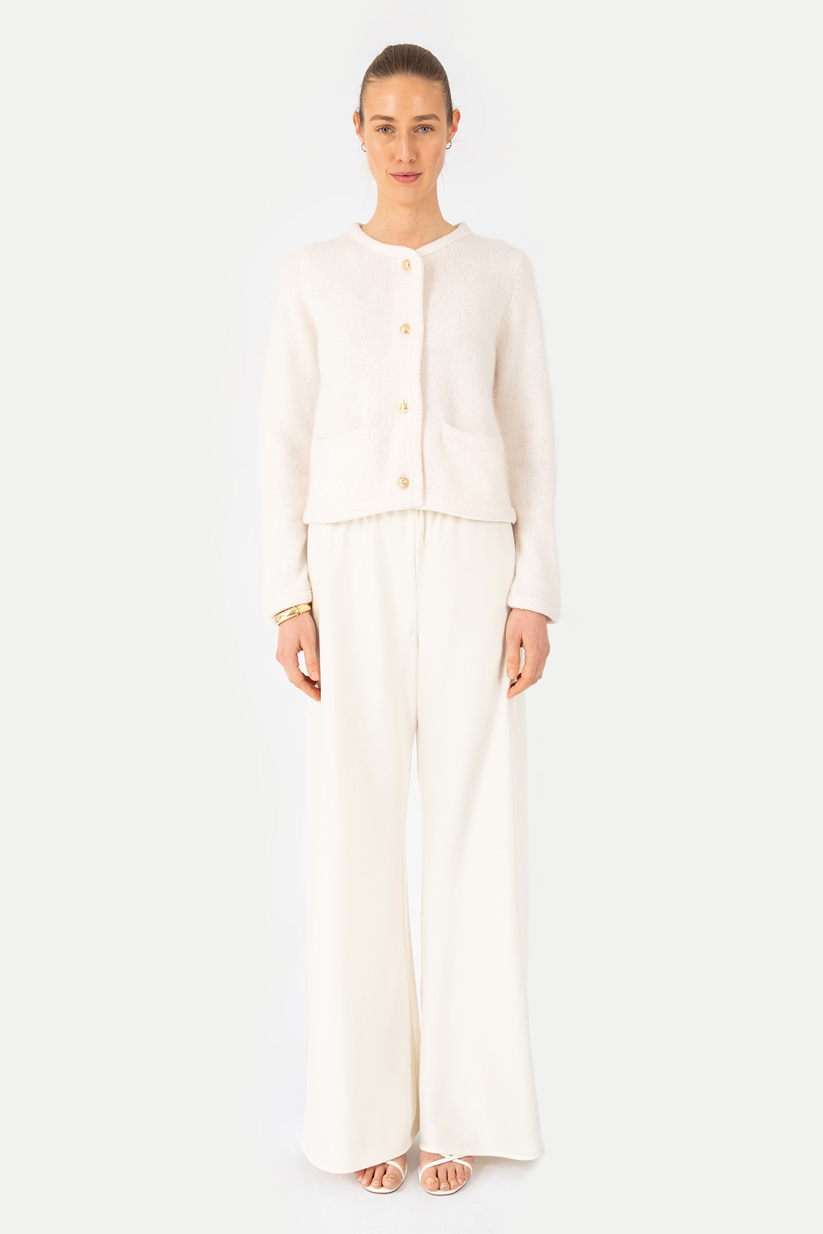 Ausgestelle Hose in weiß