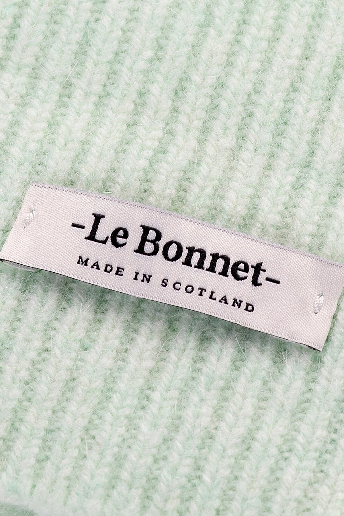 Beanie in soft mint