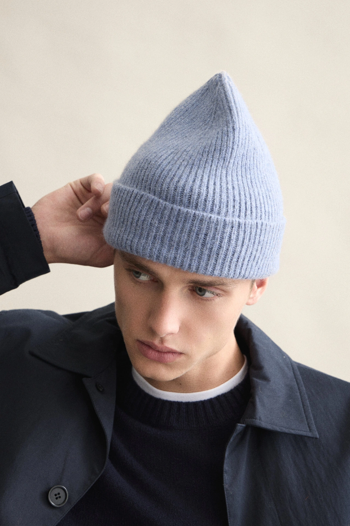 Beanie in washed denim