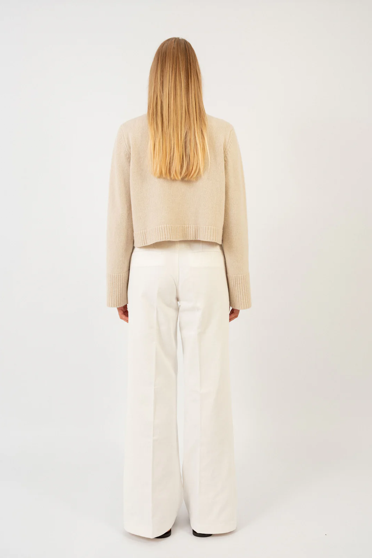 Strickjacke Lilly beige Rückansicht Anna V Berg - C.Wirschke Düsseldorf