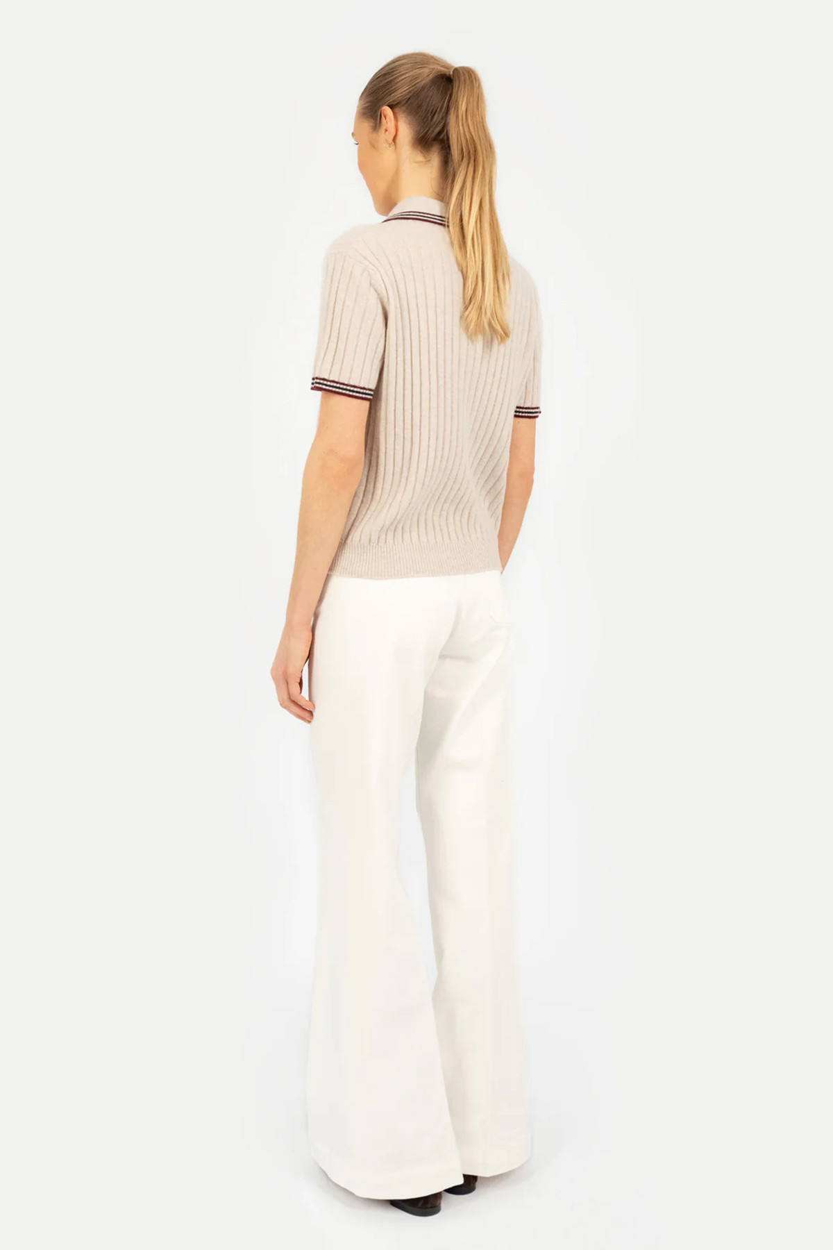 Poloshirt beige Seitenansicht Anna V Berg - C.Wirschke Düsseldorf