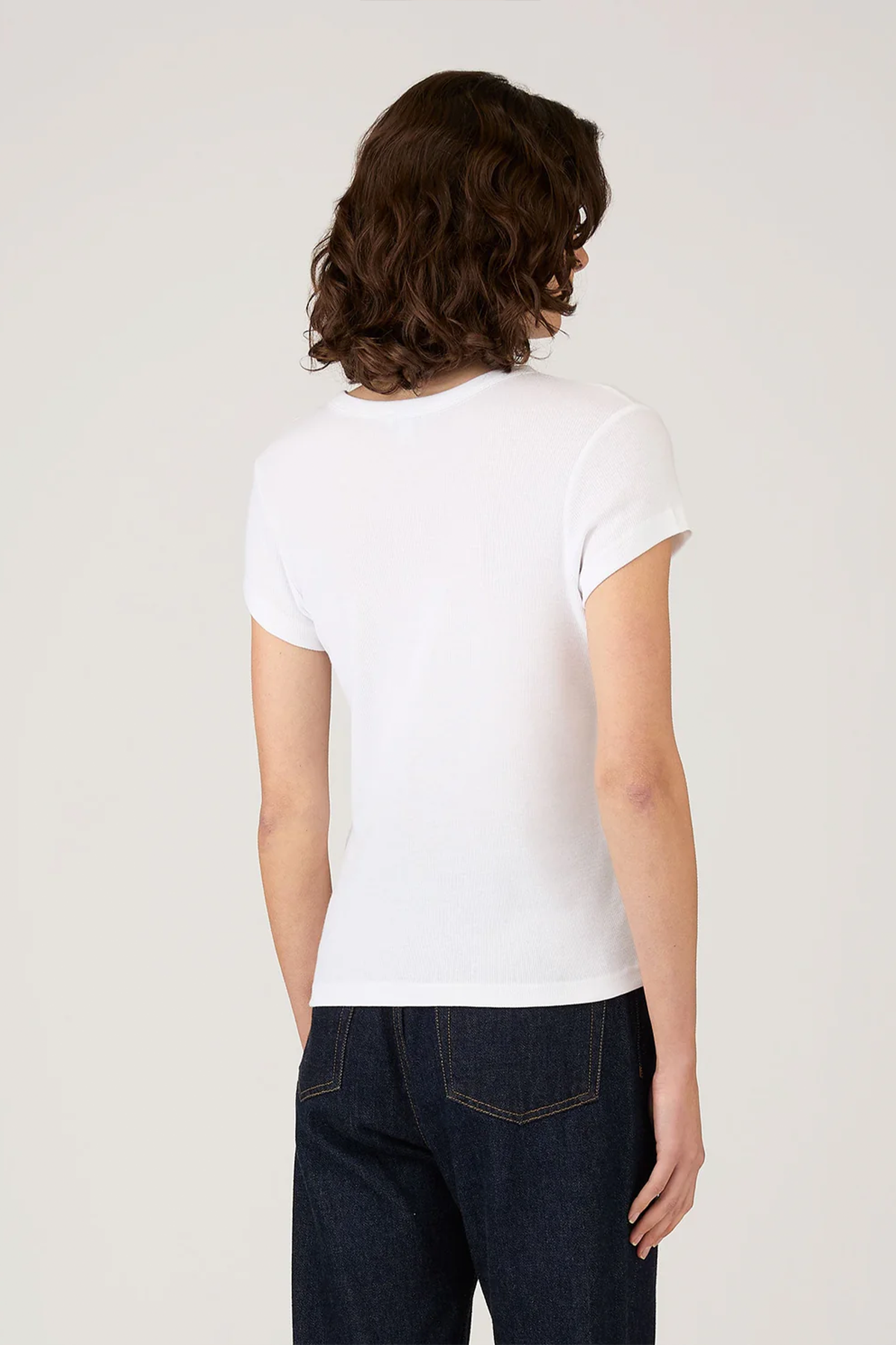 Geripptes T‑Shirt in weiß