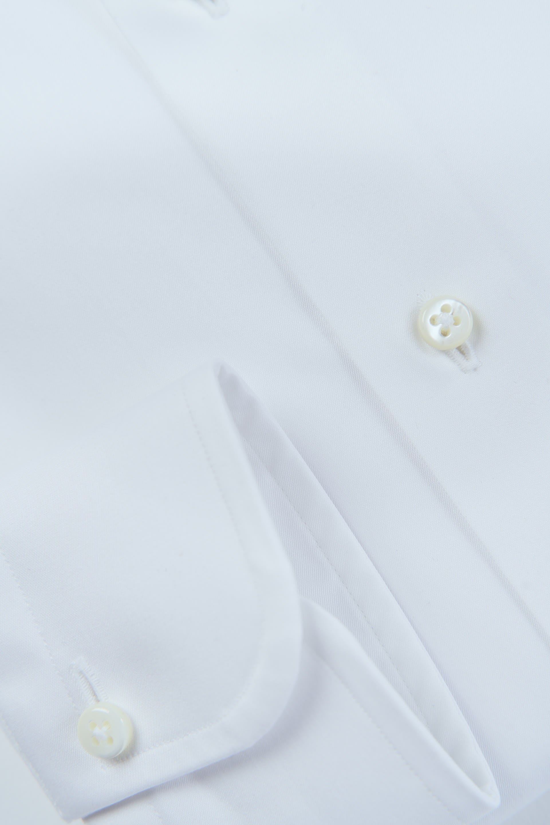 Twill shirt in white with shark collar