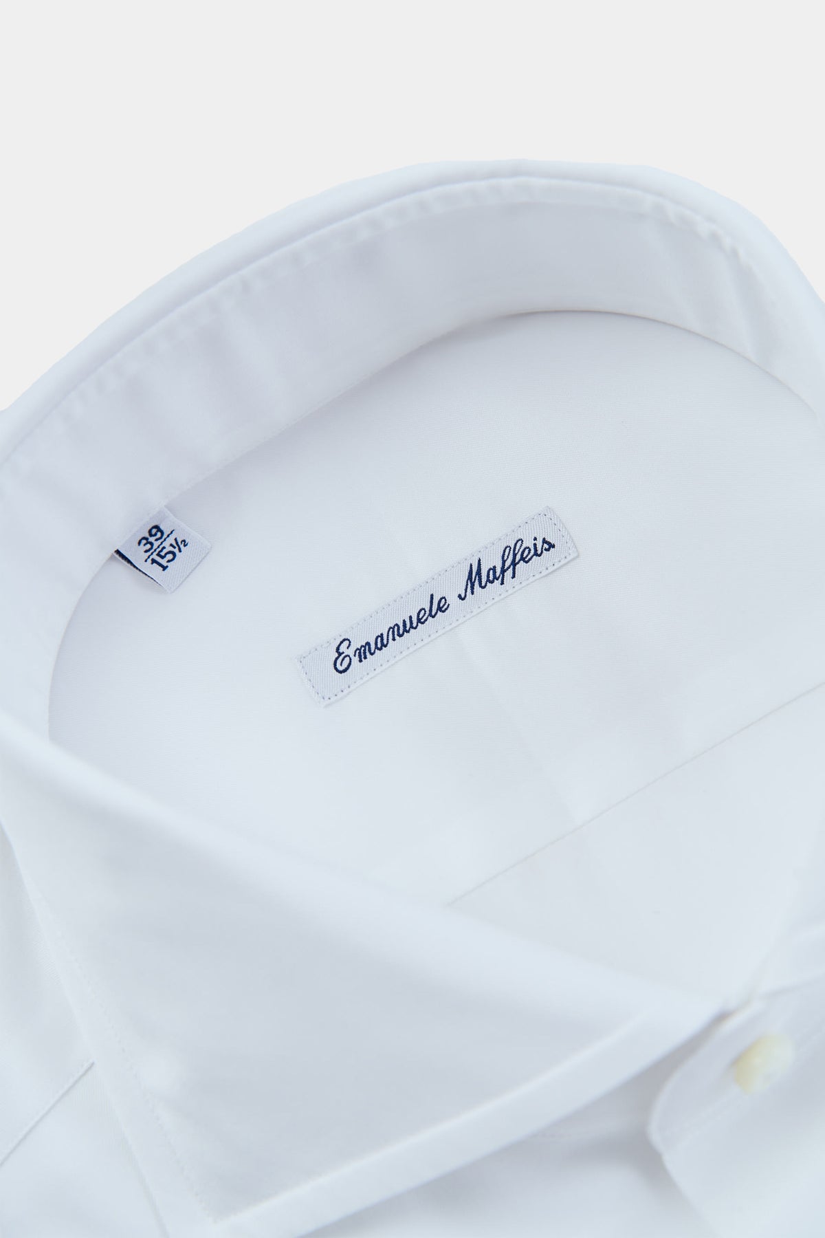 Twill shirt in white with shark collar