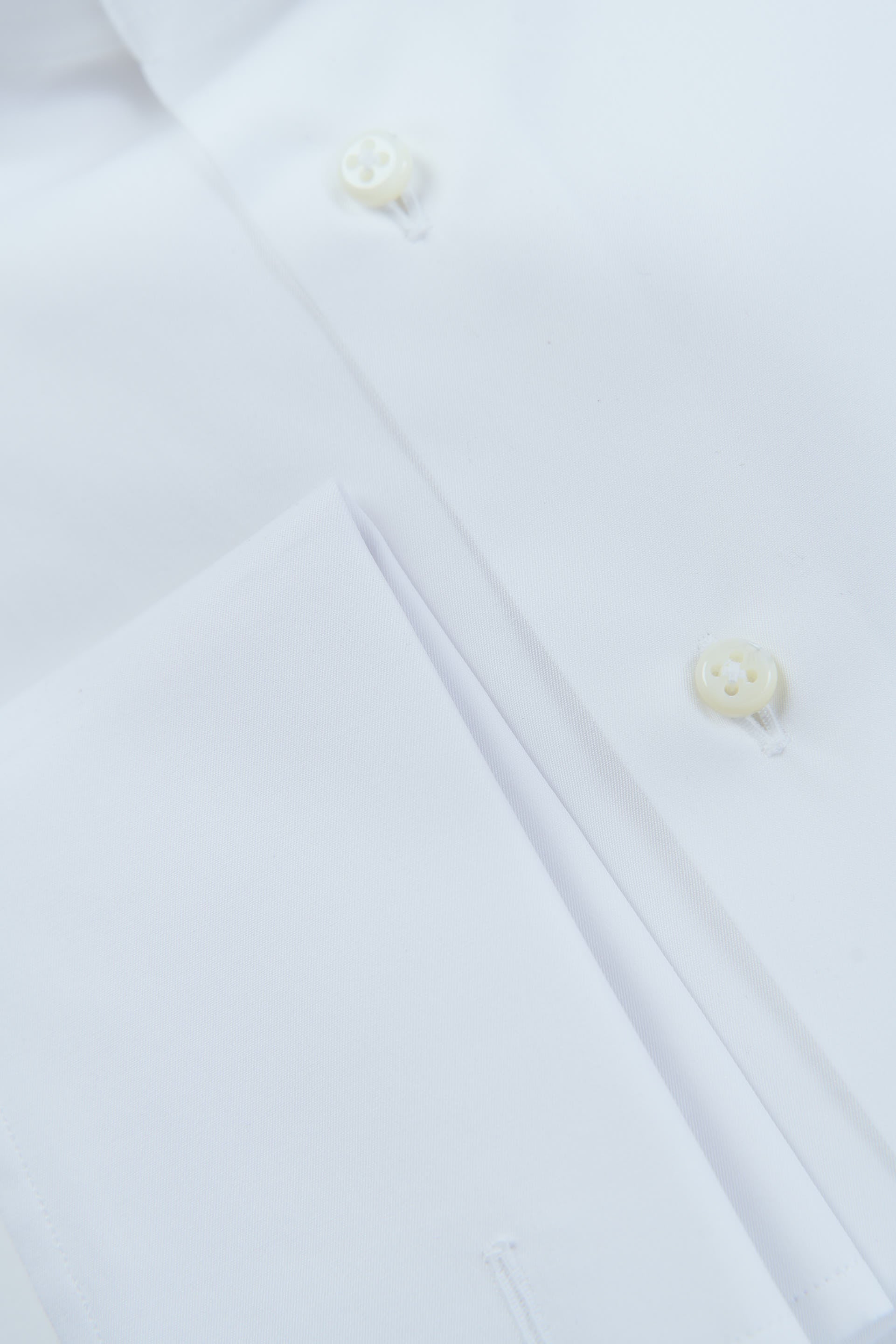 Twill shirt in white with shark collar
