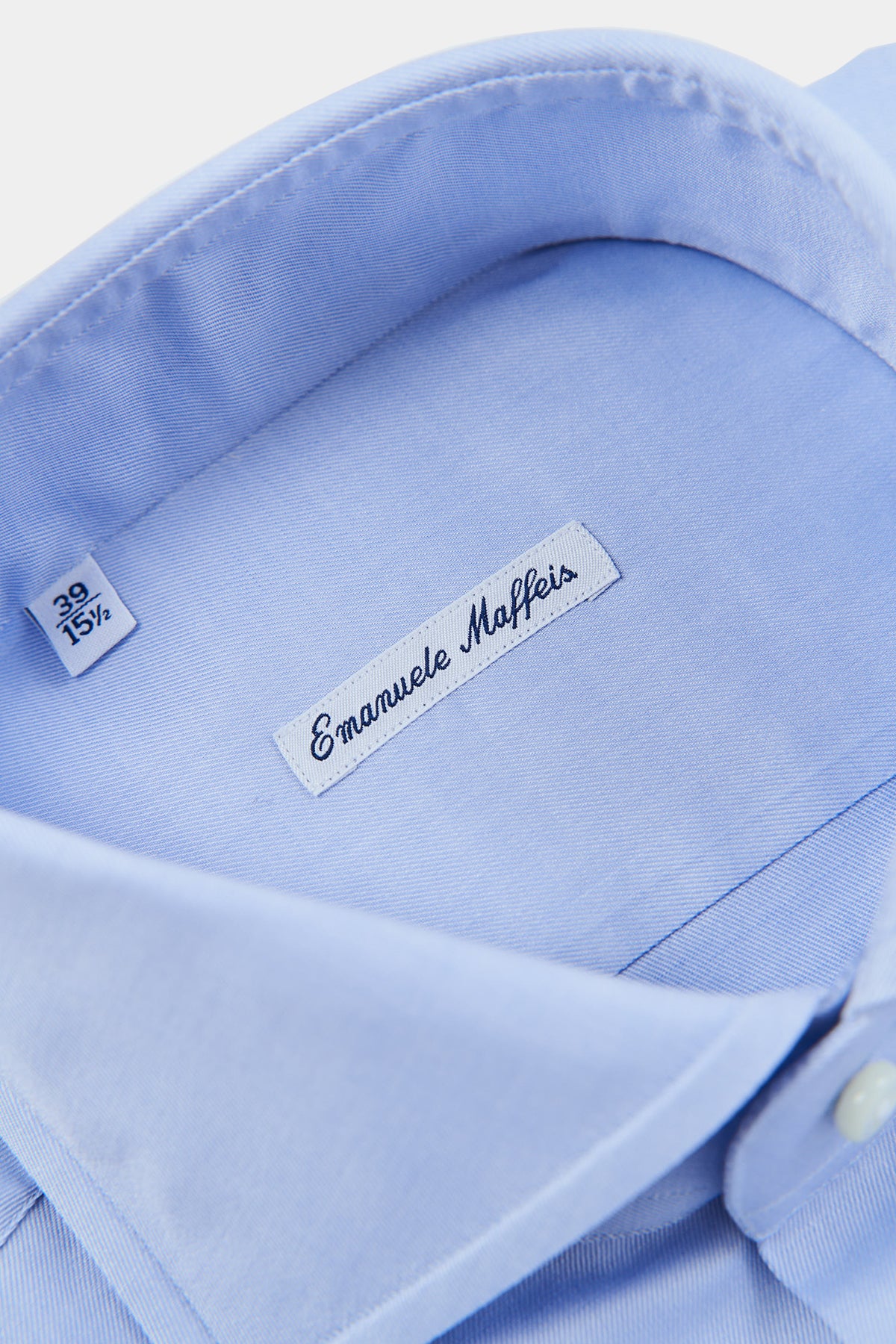 Twill shirt in light blue with shark collar