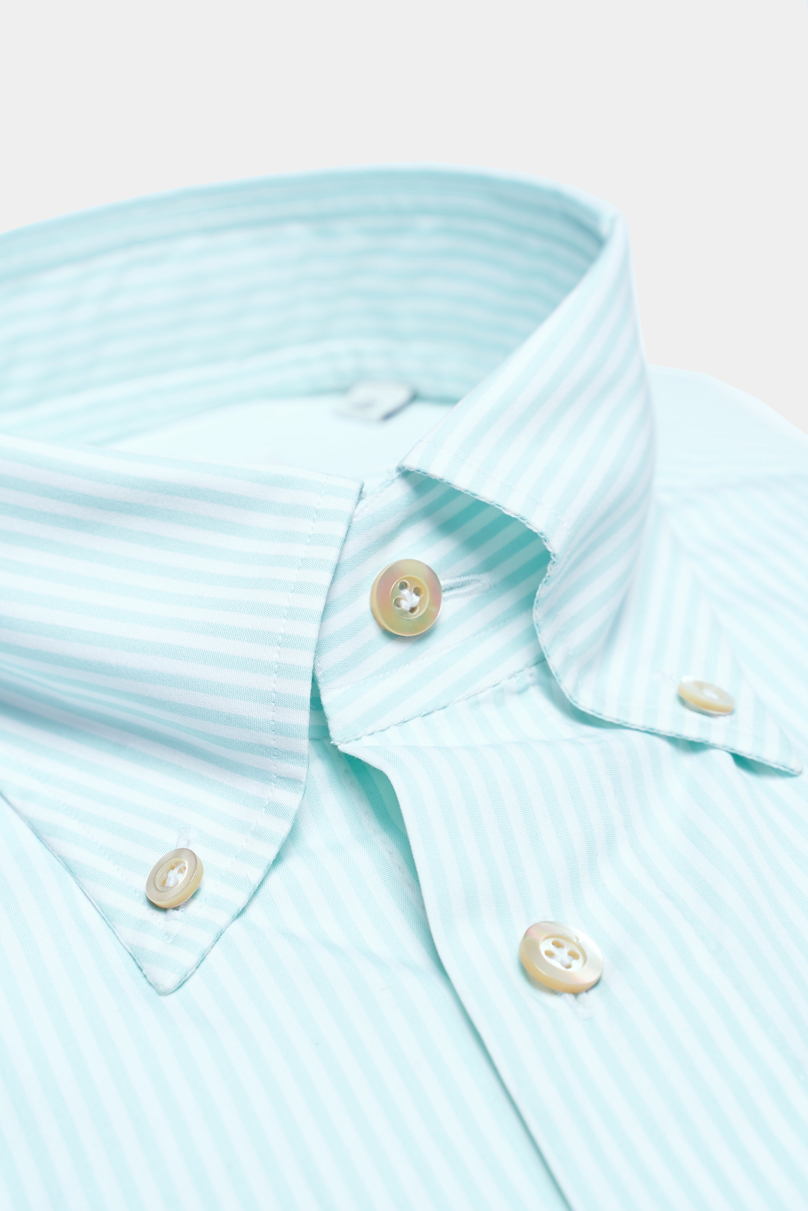 Shirt in turquoise and white stripes with button-down collar