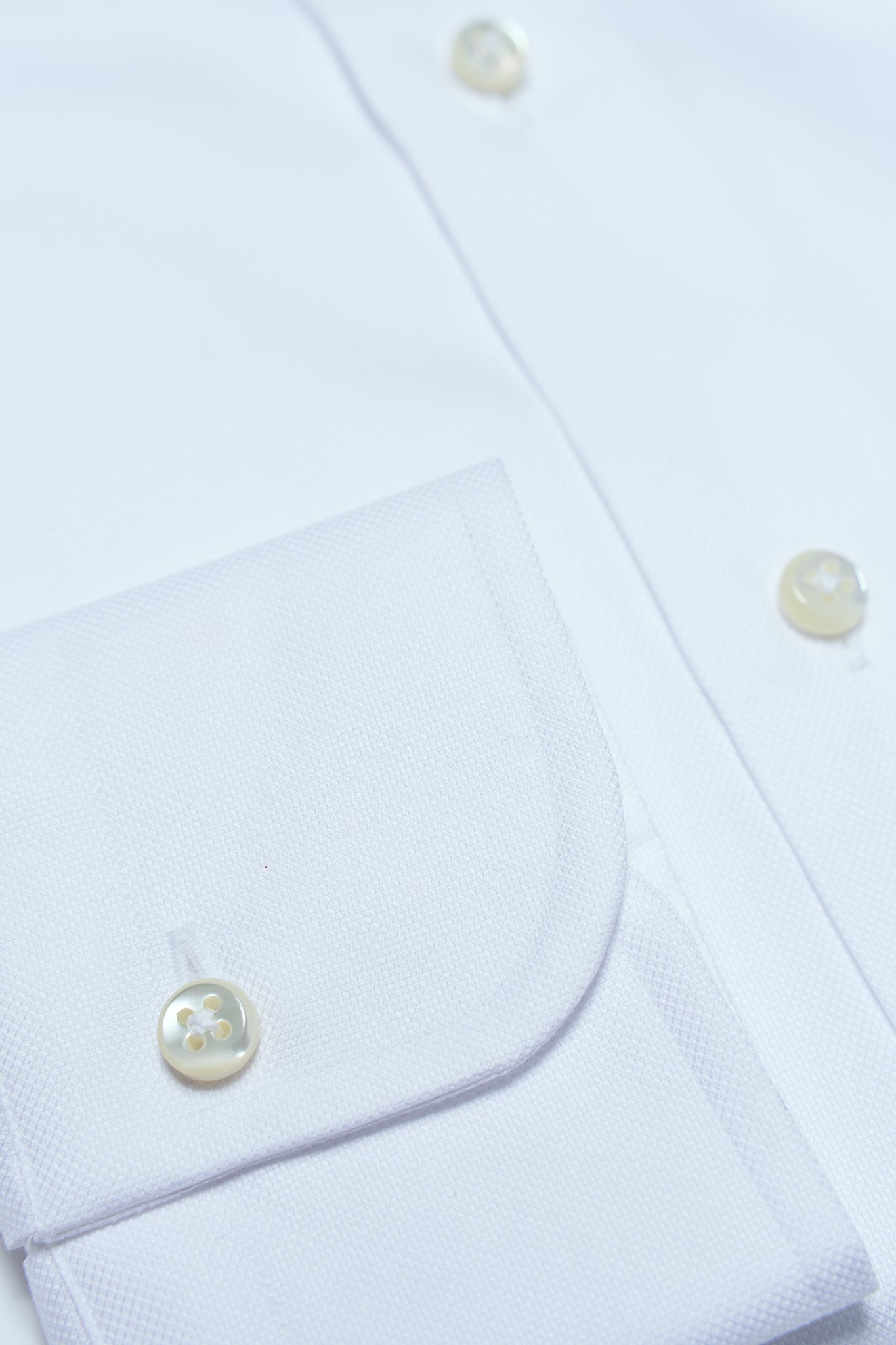 Oxford Hemd in weiß mit Haifischkragen