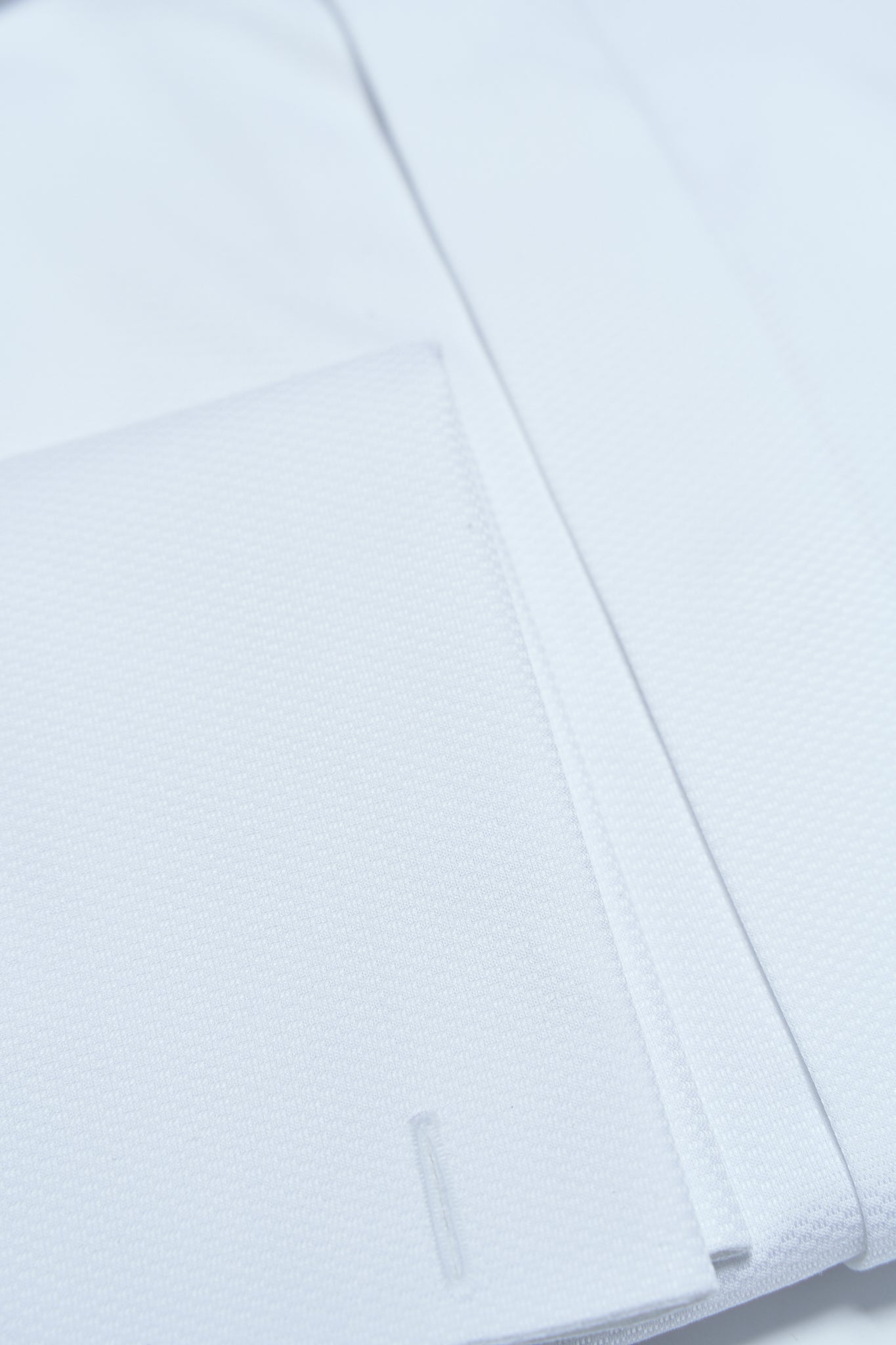 Tuxedo shirt in white with concealed button placket and shark collar