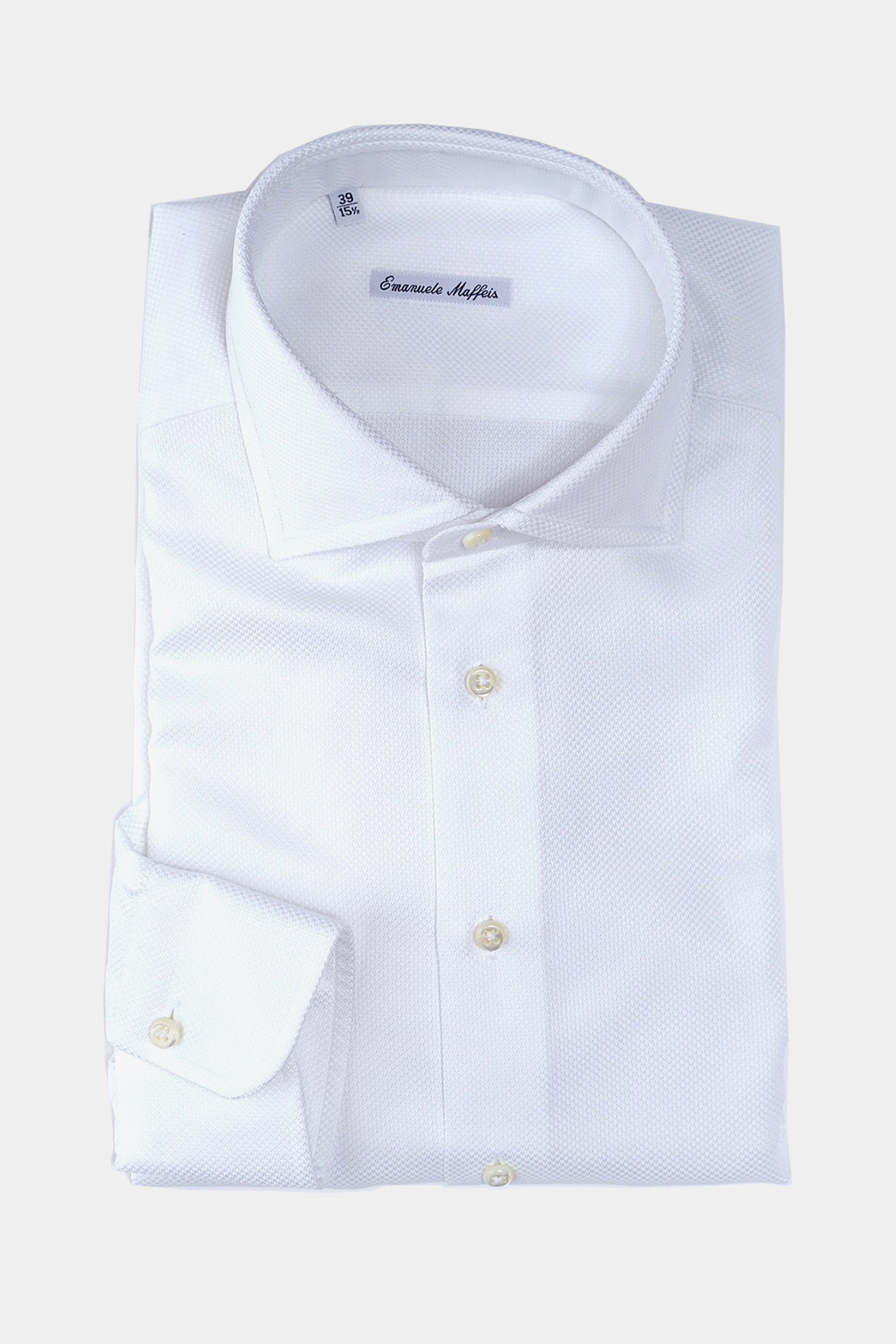 Piqué shirt in white with shark collar