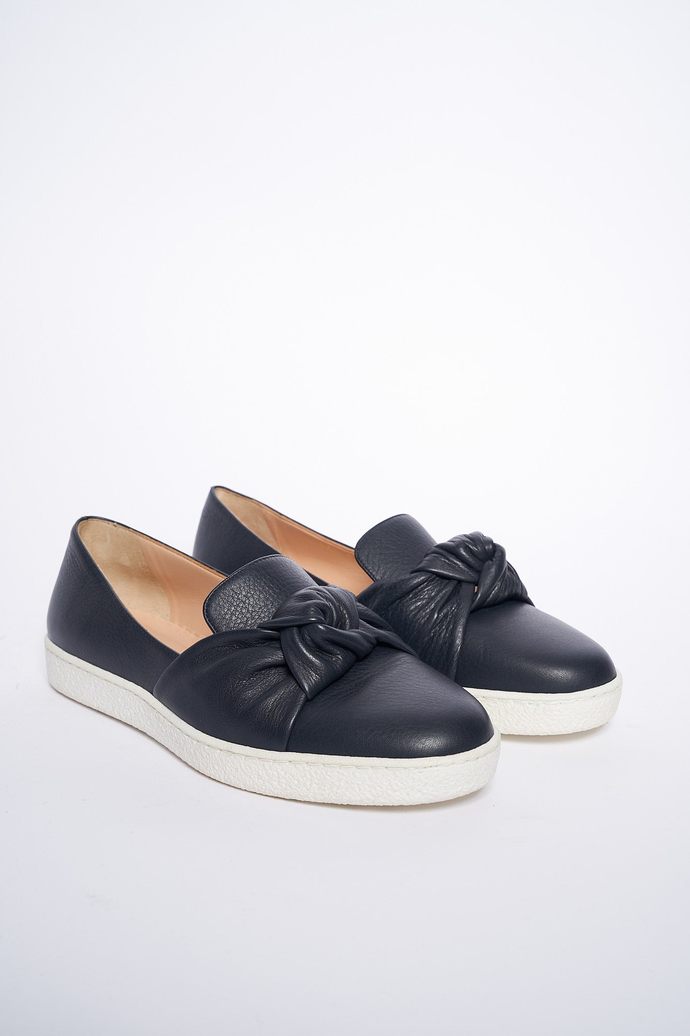 Slippers in navy