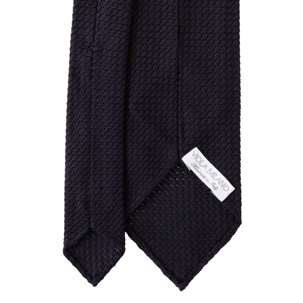 Tie in navy