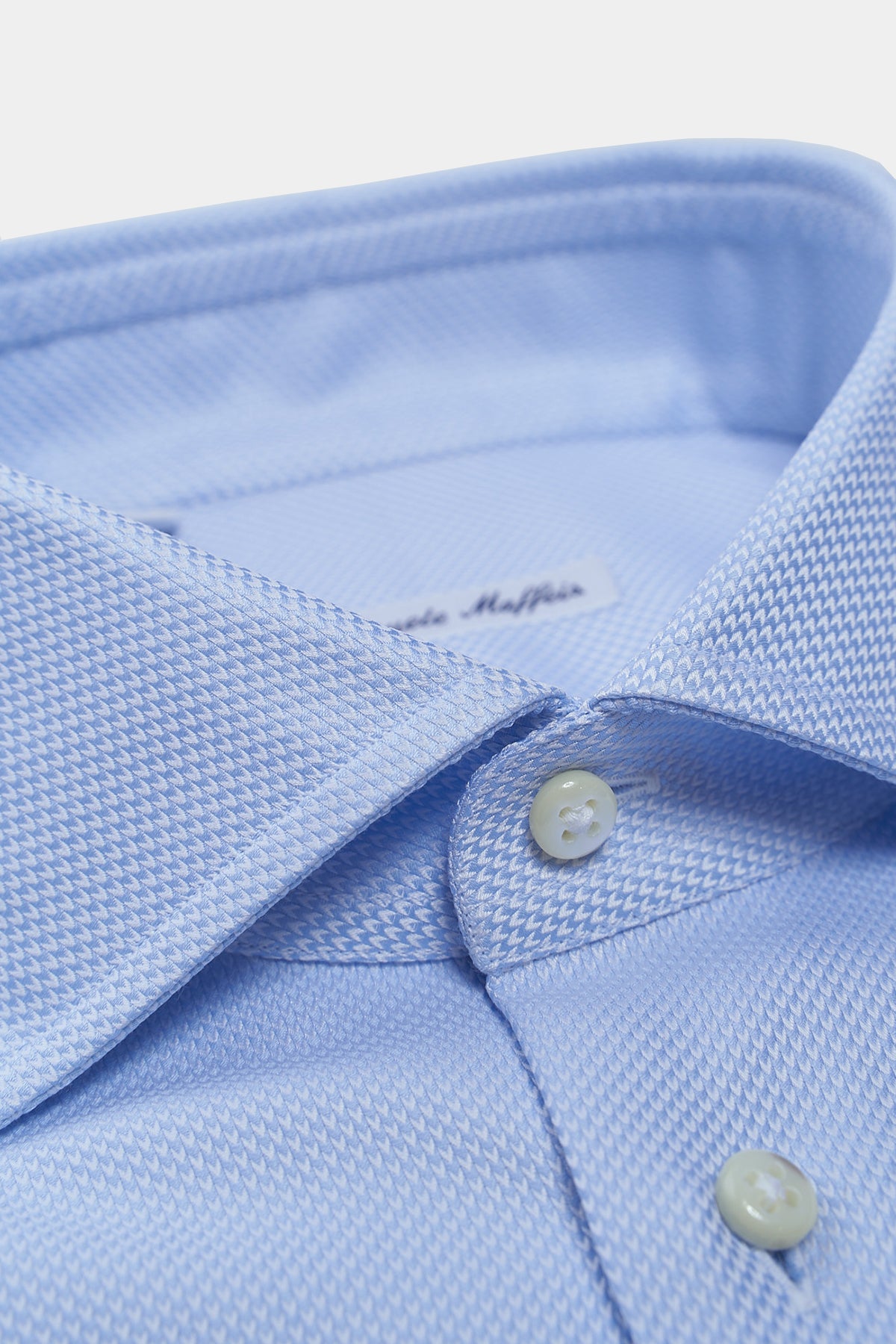Piqué shirt in light blue with shark collar