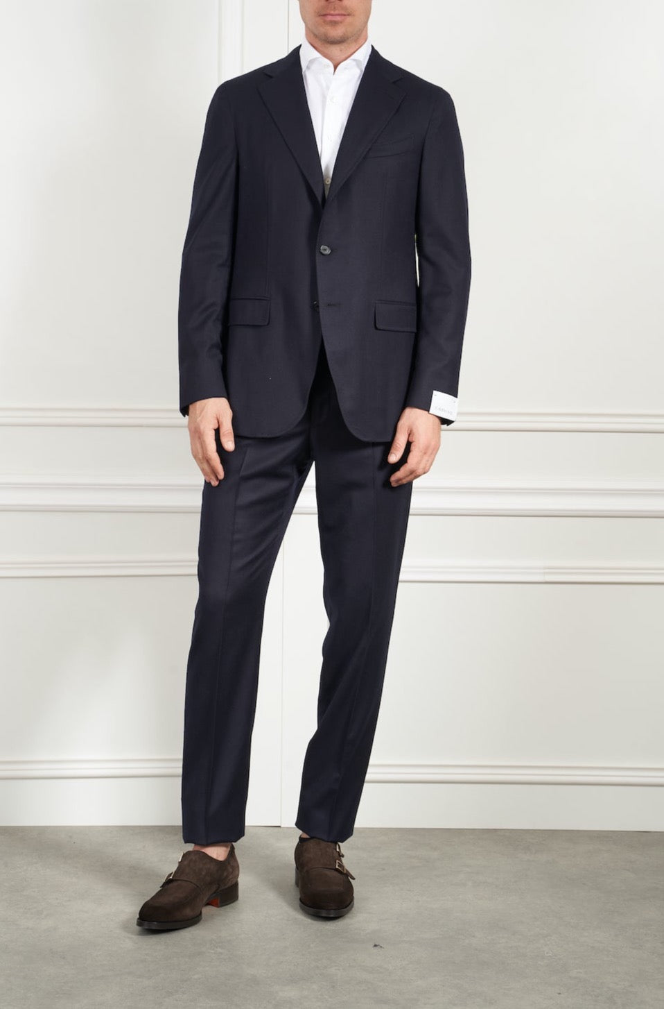Suit in navy