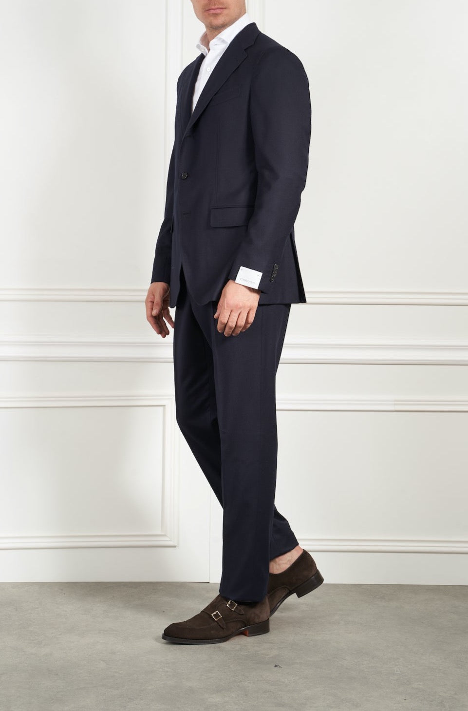 Suit in navy