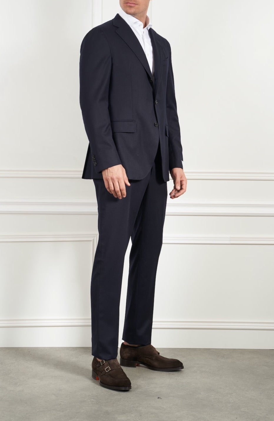 Suit in navy