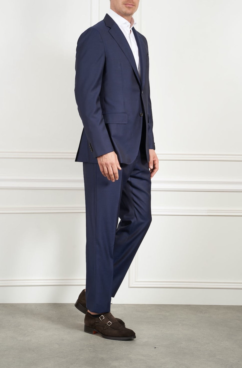 Suit in blue